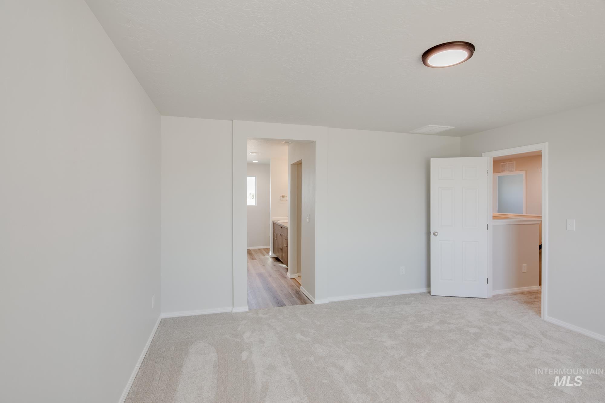 1364 Old Mill St Property Photo 17