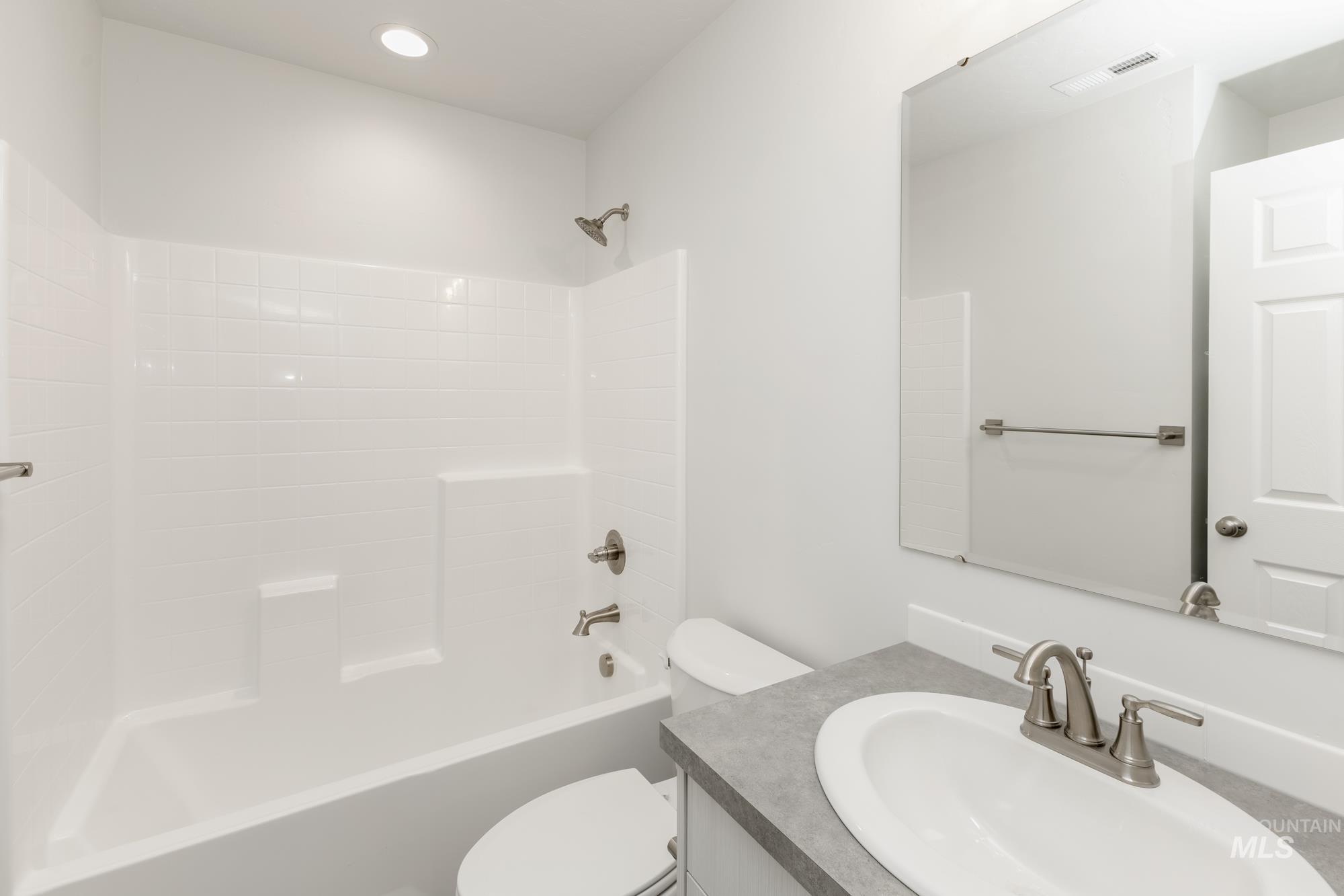 1415 Silver Valley St Property Photo 9