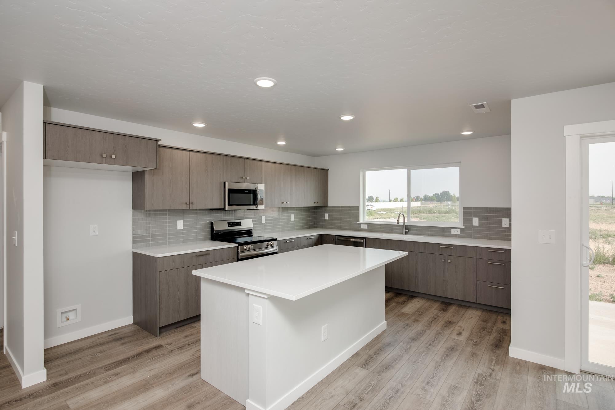9198 W Tuberose St Property Photo 2