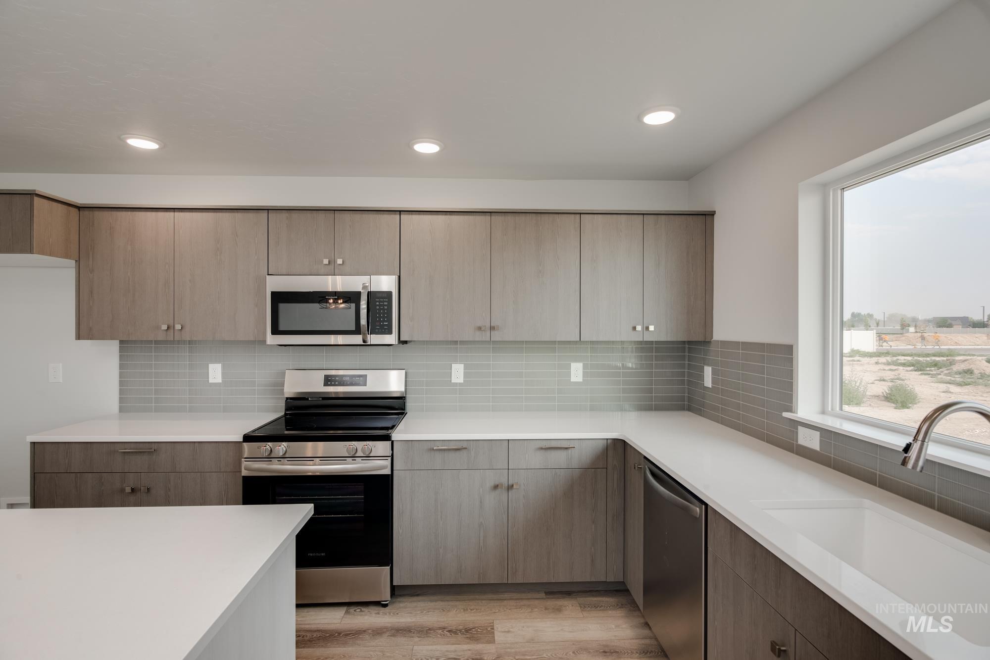 9198 W Tuberose St Property Photo 3
