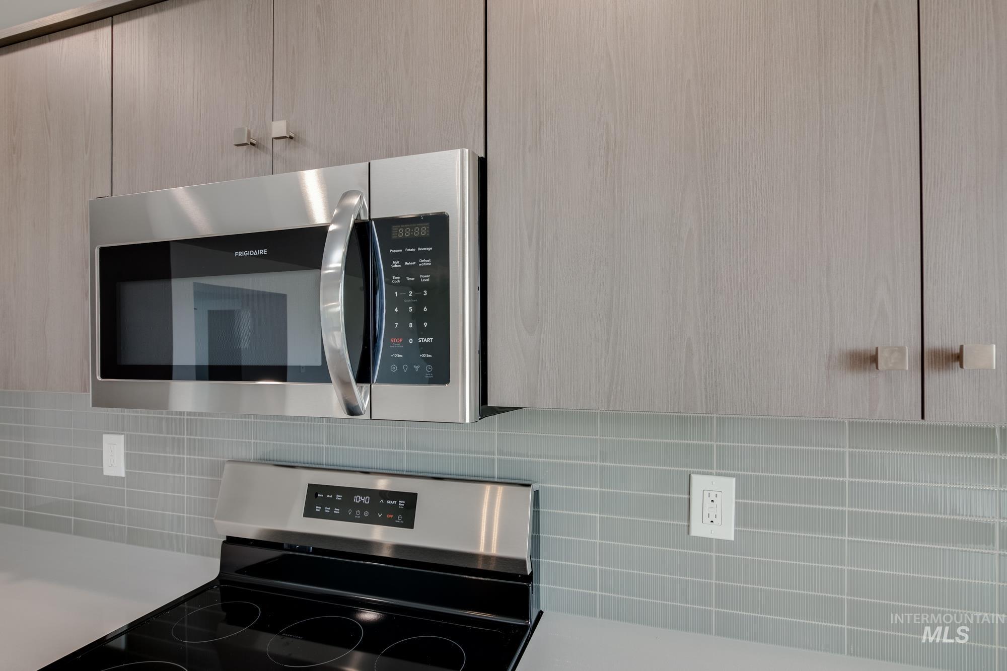 9198 W Tuberose St Property Photo 4
