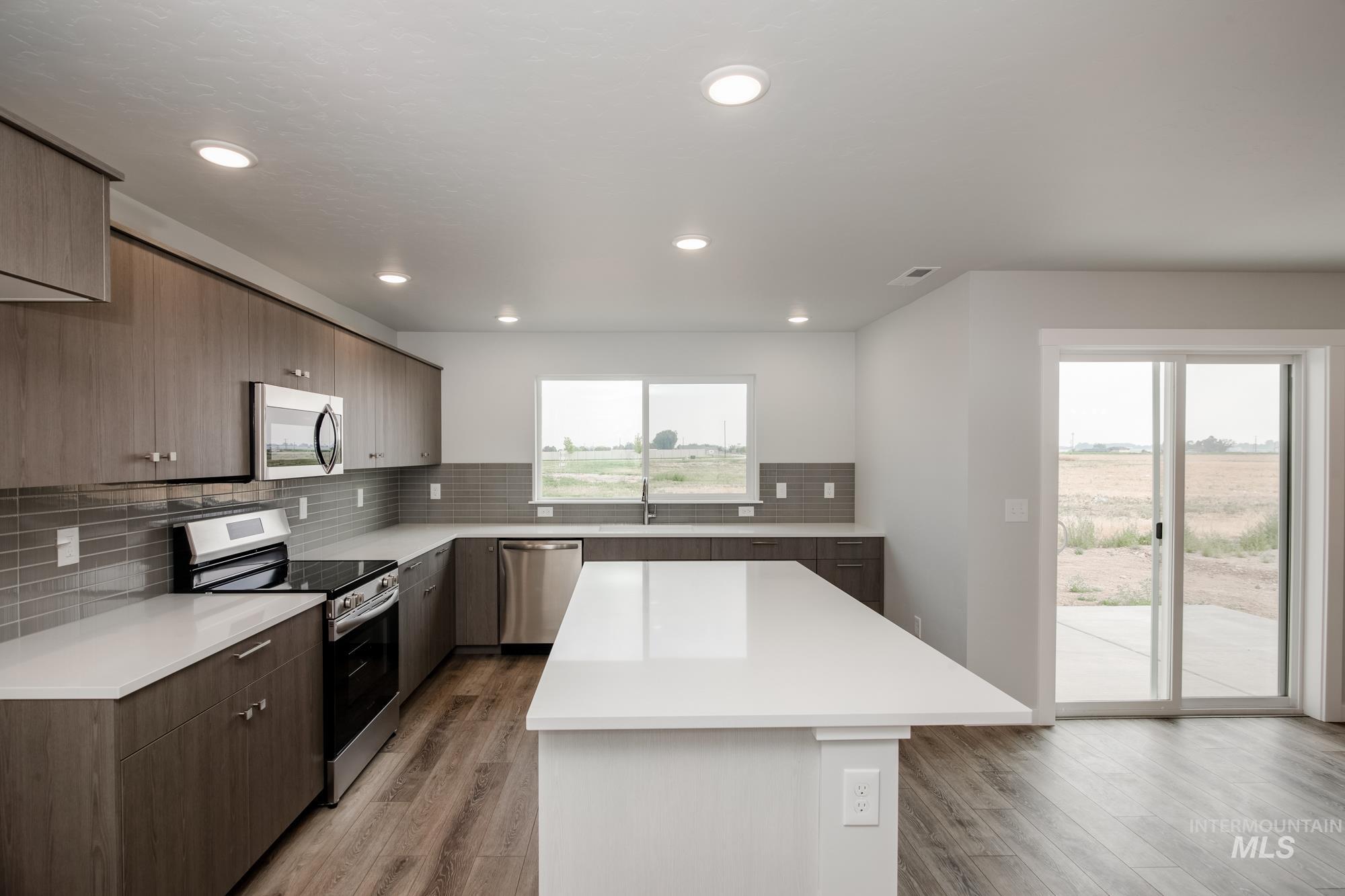 9198 W Tuberose St Property Photo 5