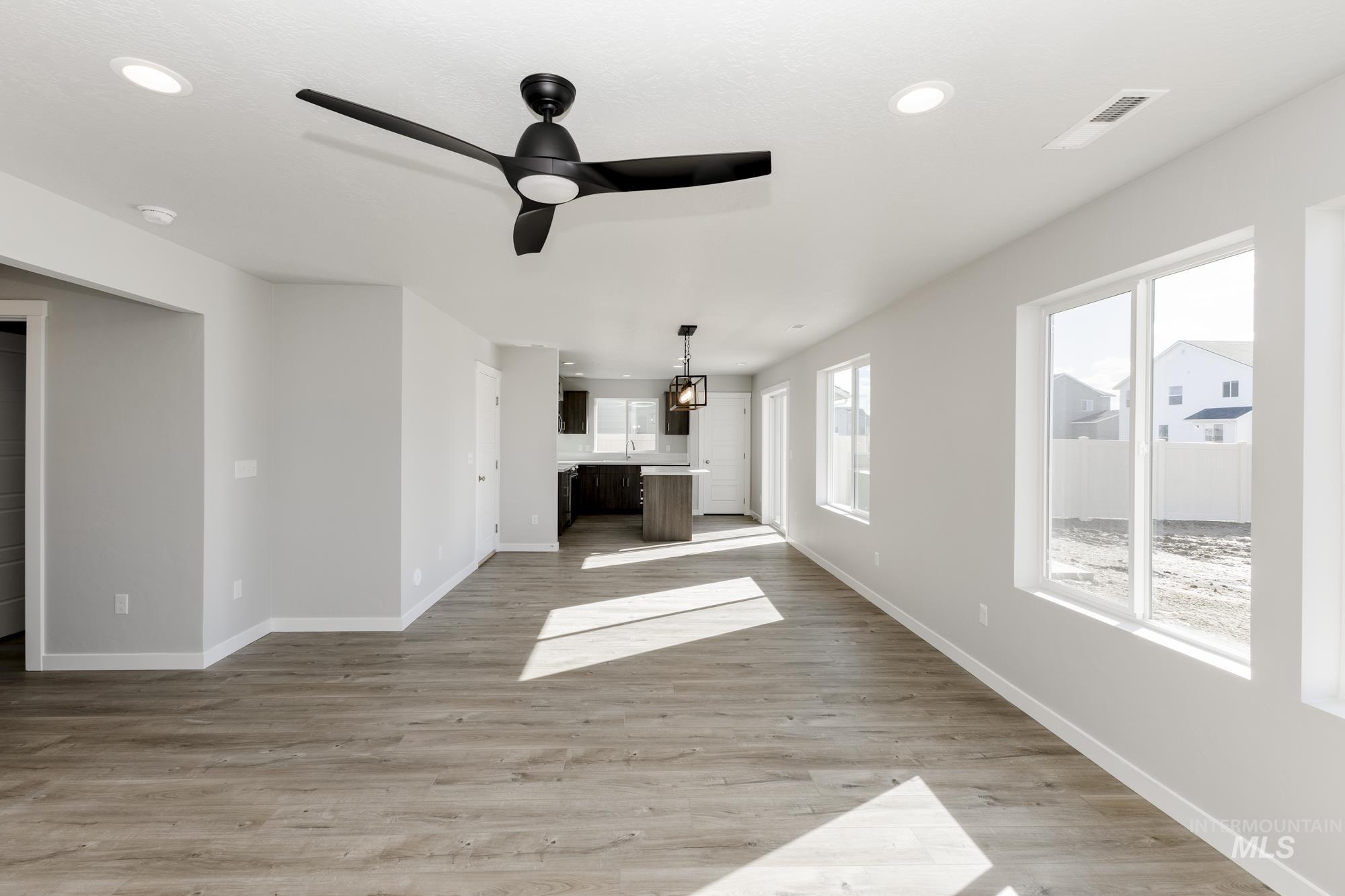 5305 E Sublette St Property Photo 6