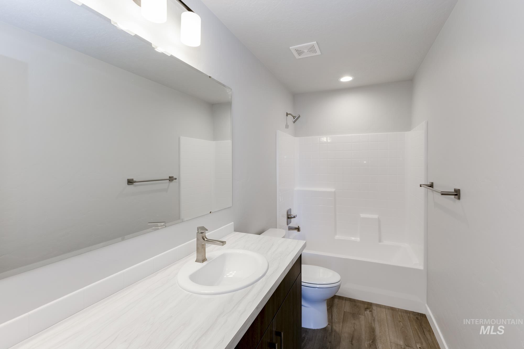 5305 E Sublette St Property Photo 7