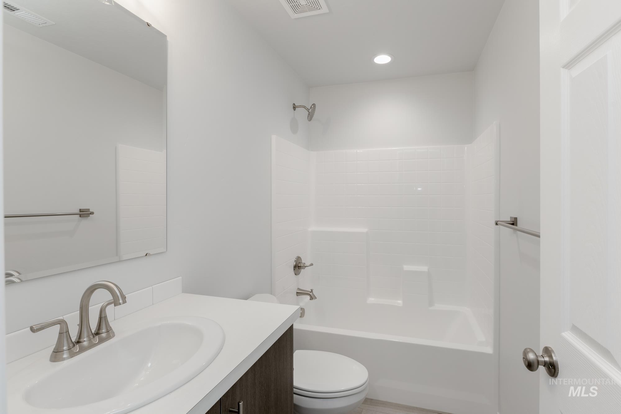7393 E Shields Dr Property Photo 13