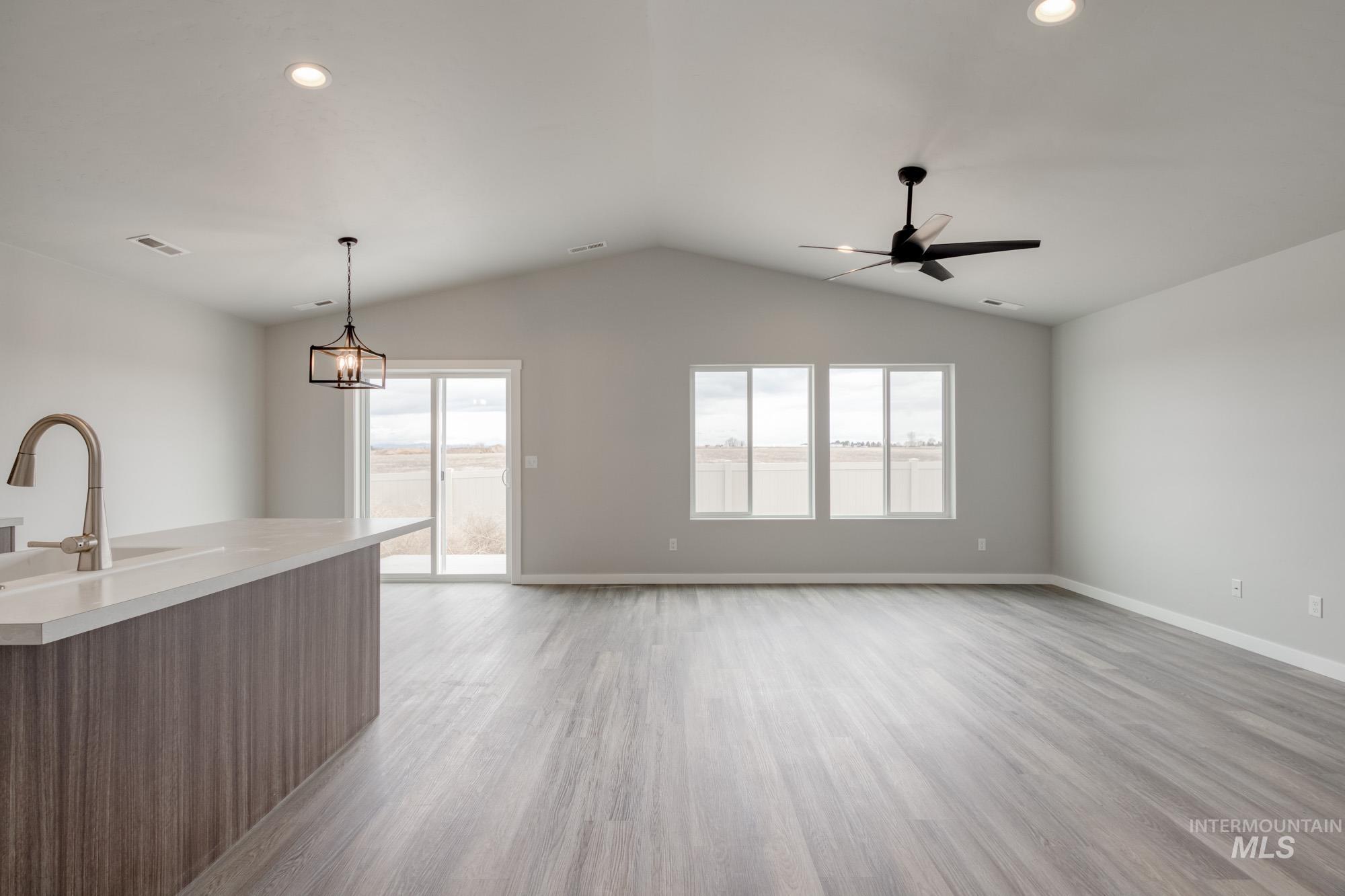 2690 N Arroyo Vista Way Property Photo 8