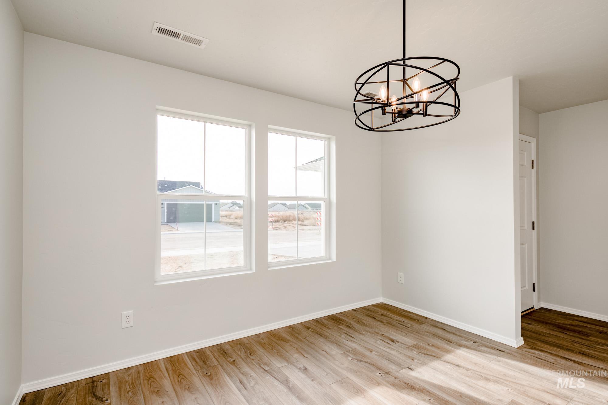 2892 W Lemhi Creek St Property Photo 6