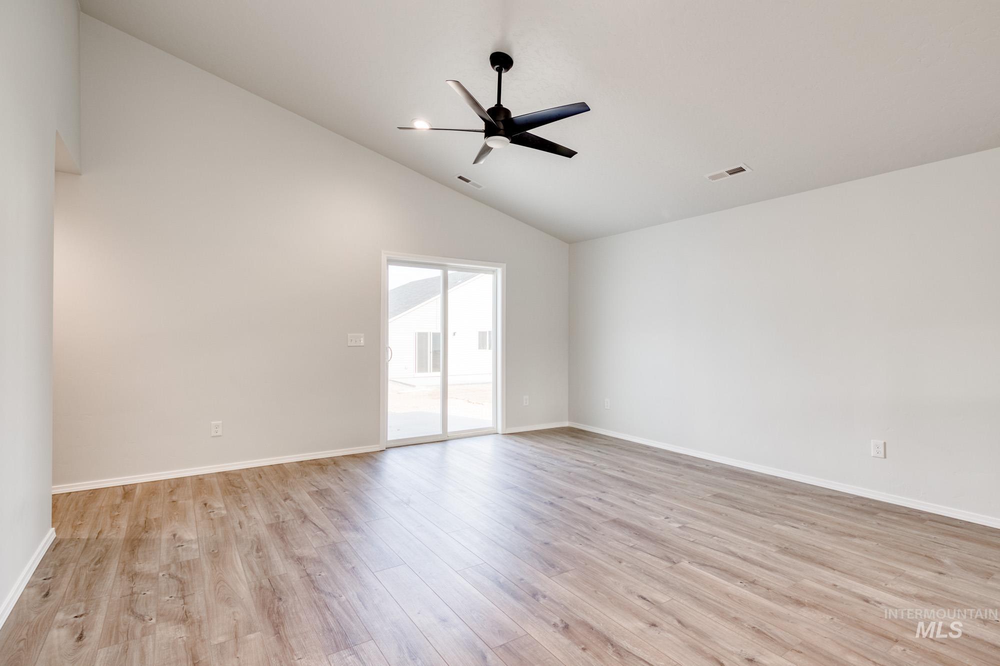 2892 W Lemhi Creek St Property Photo 8