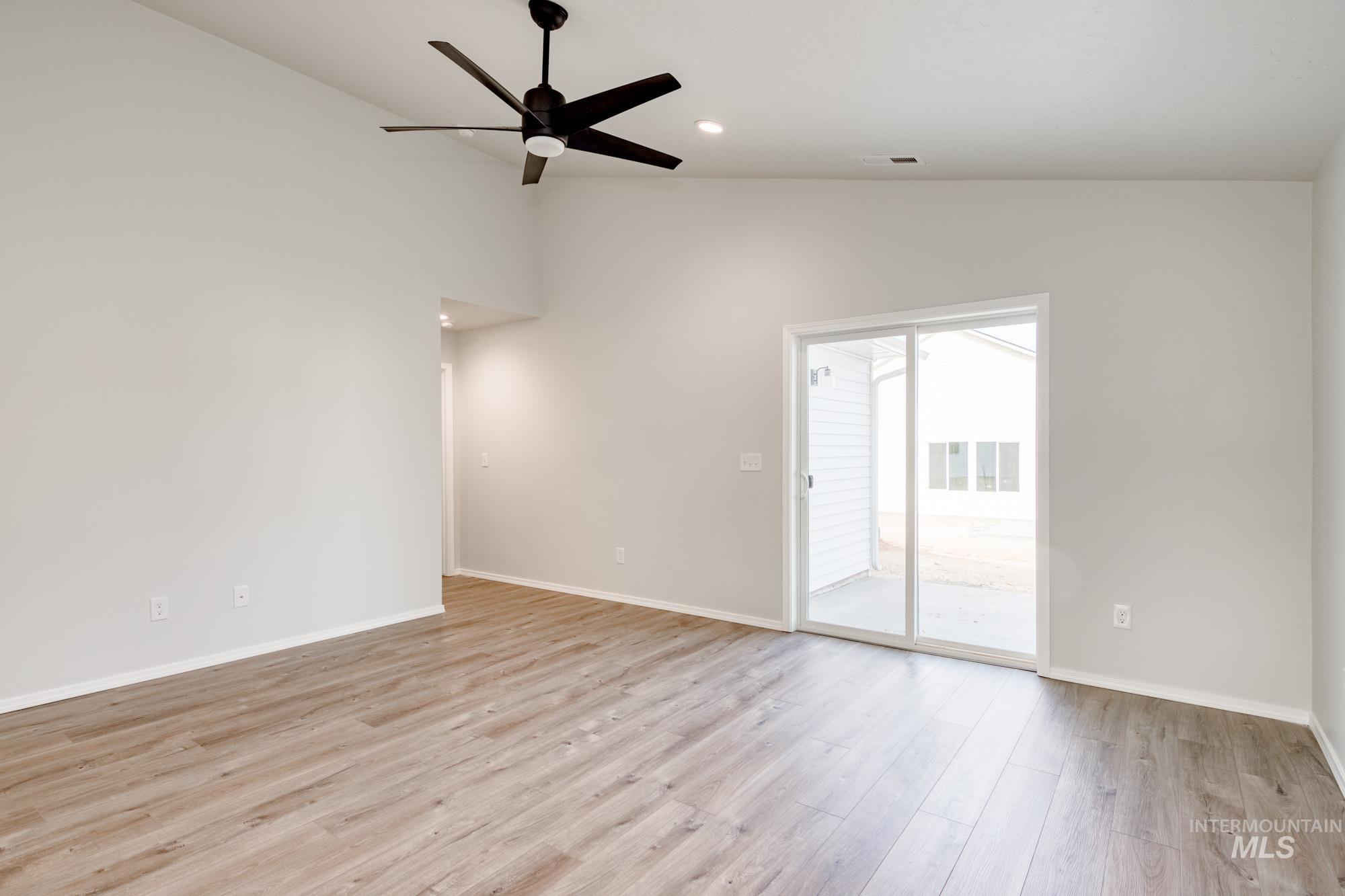 2892 W Lemhi Creek St Property Photo 9