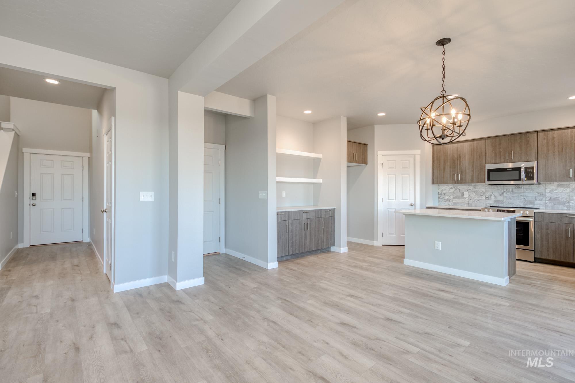2480 W Opalite Dr Property Photo 11