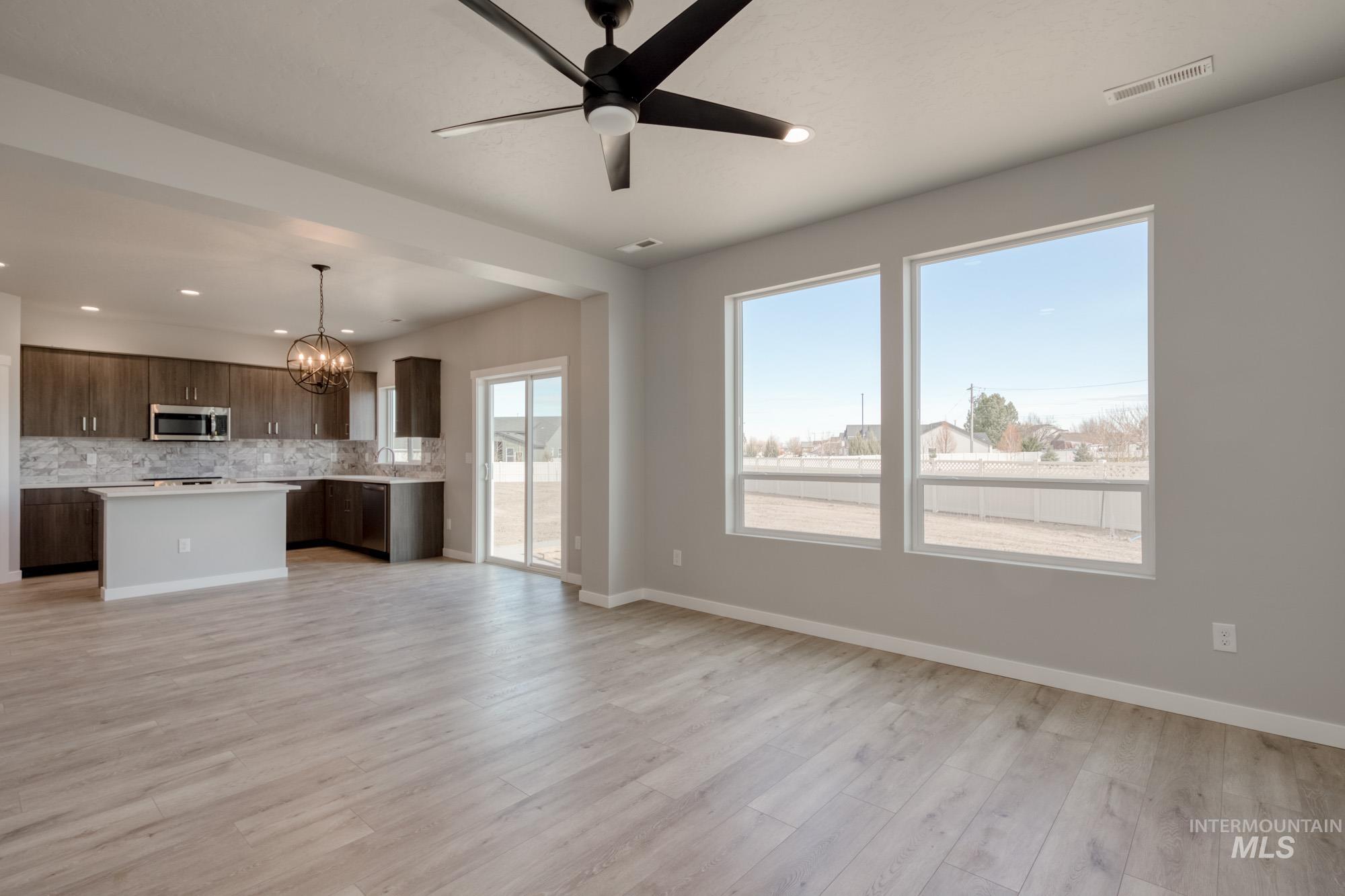 2480 W Opalite Dr Property Photo 12