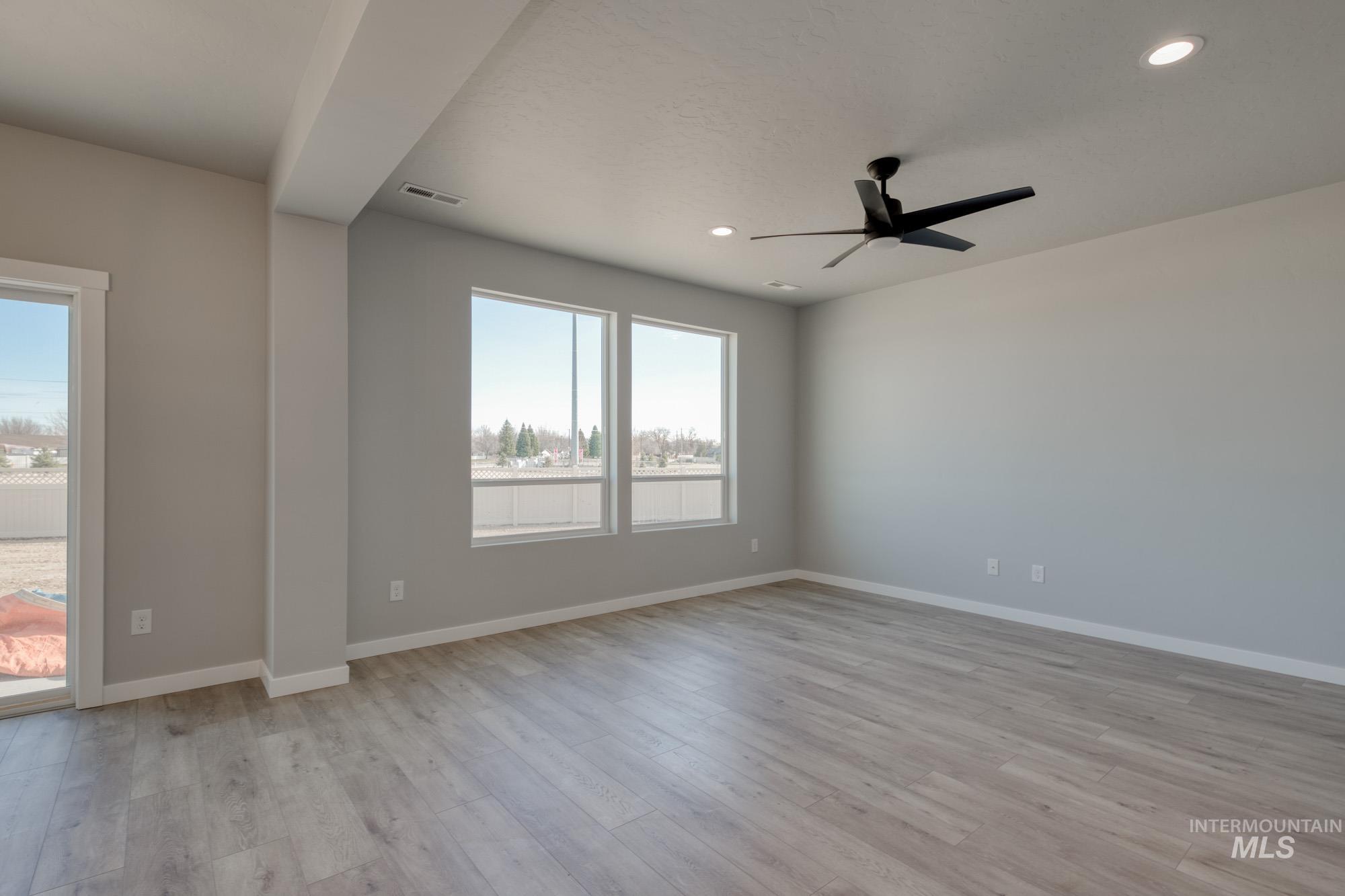 2480 W Opalite Dr Property Photo 15