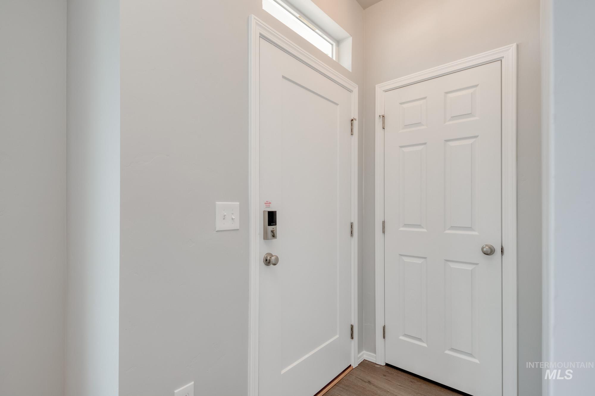 2828 N Eagle Meadow Ave Property Photo 2
