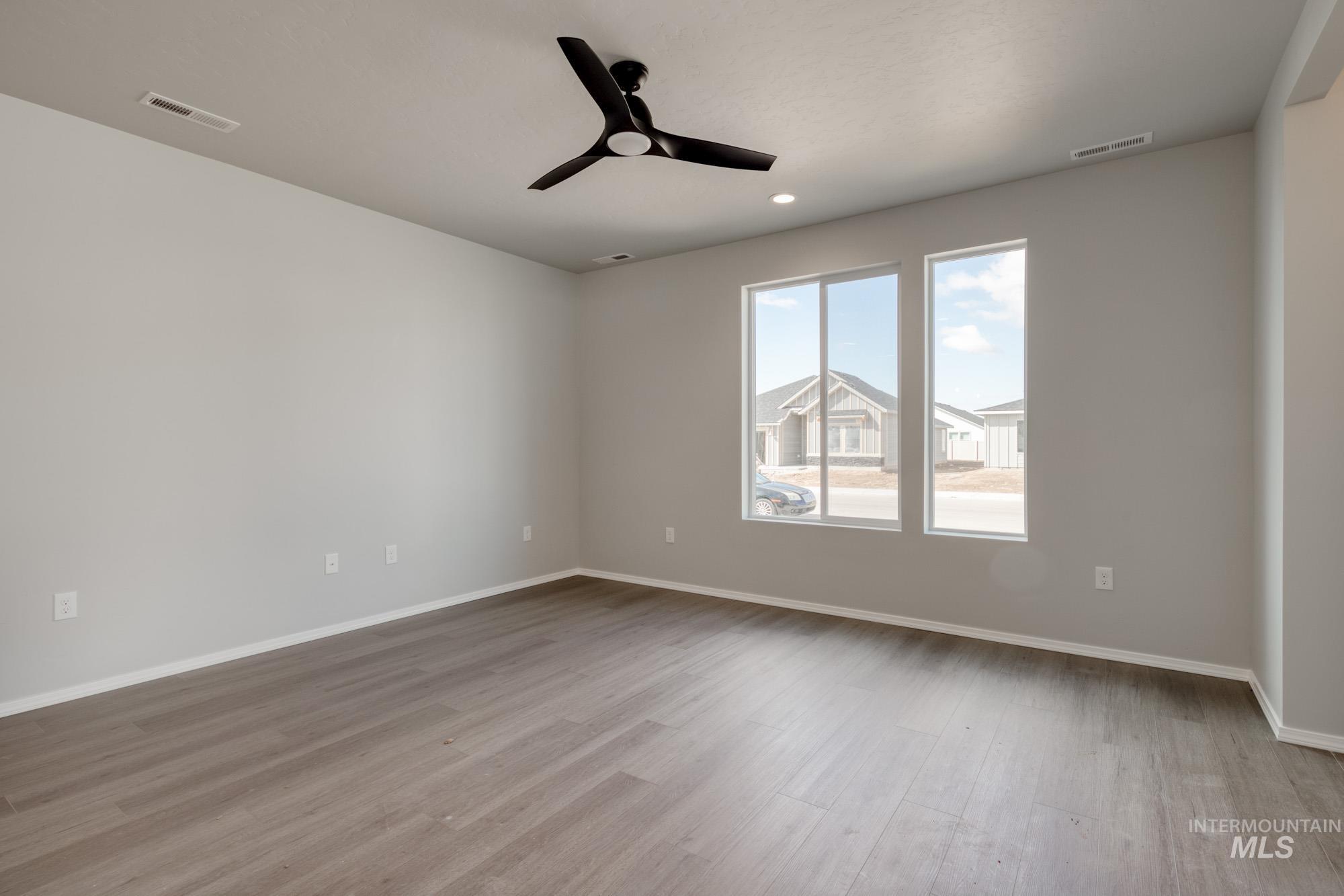 2828 N Eagle Meadow Ave Property Photo 11