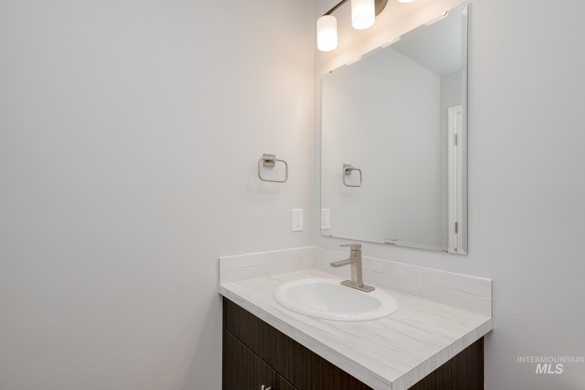 2828 N Eagle Meadow Ave Property Photo 20
