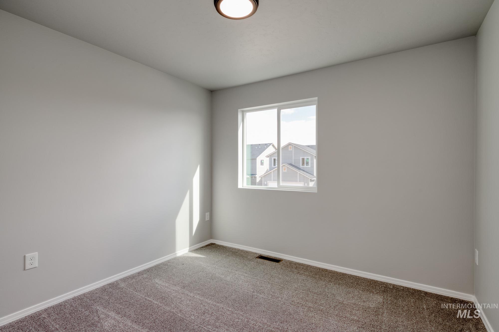 2828 N Eagle Meadow Ave Property Photo 22