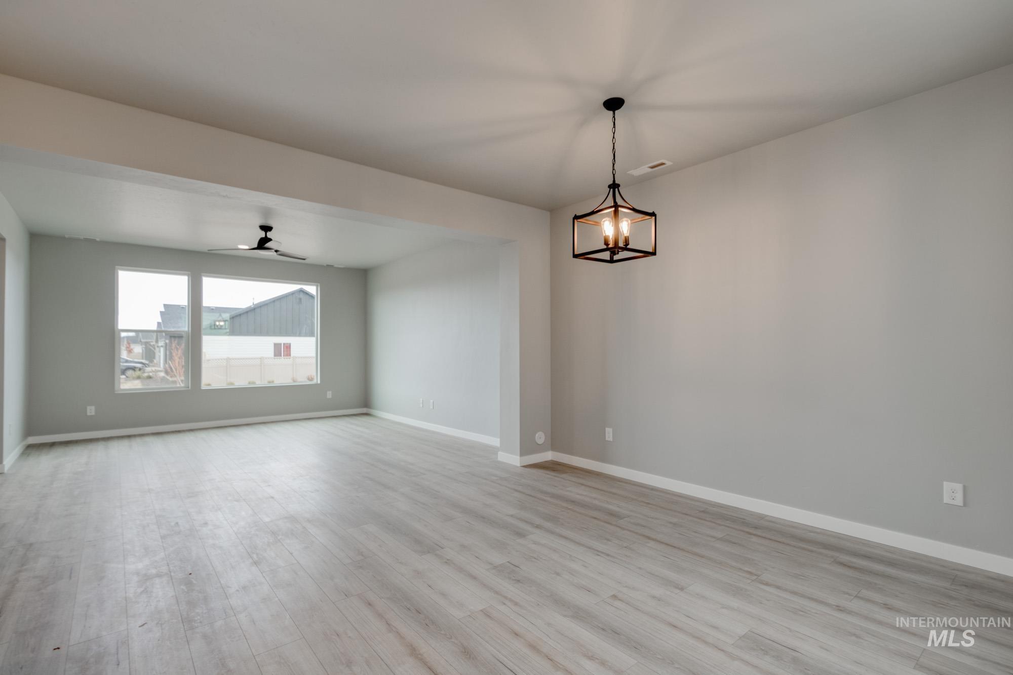 2924 N Eagle Meadow Ave Property Photo 10