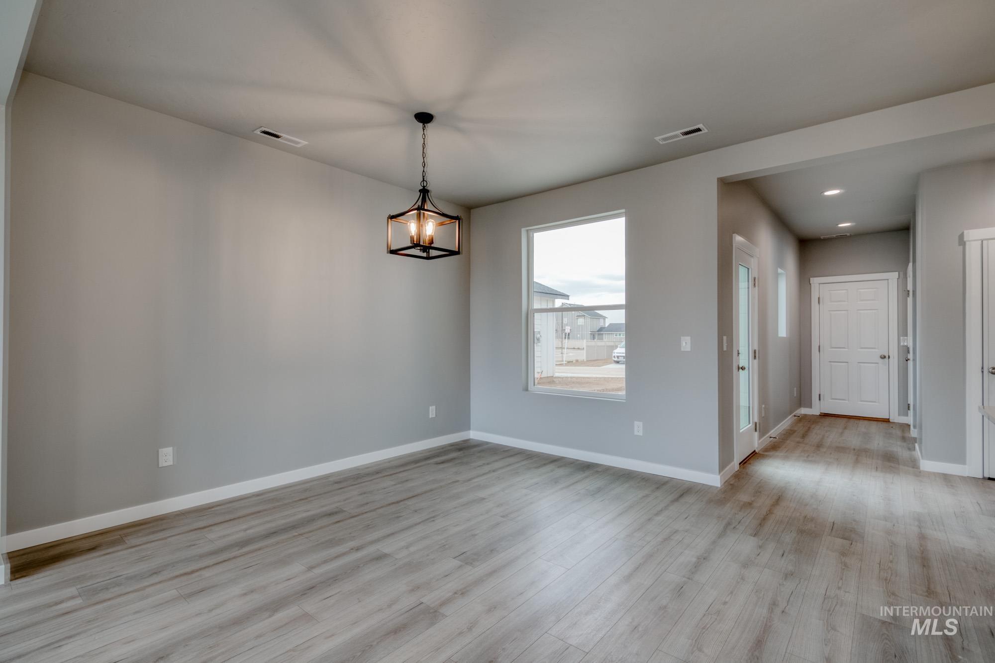2924 N Eagle Meadow Ave Property Photo 11