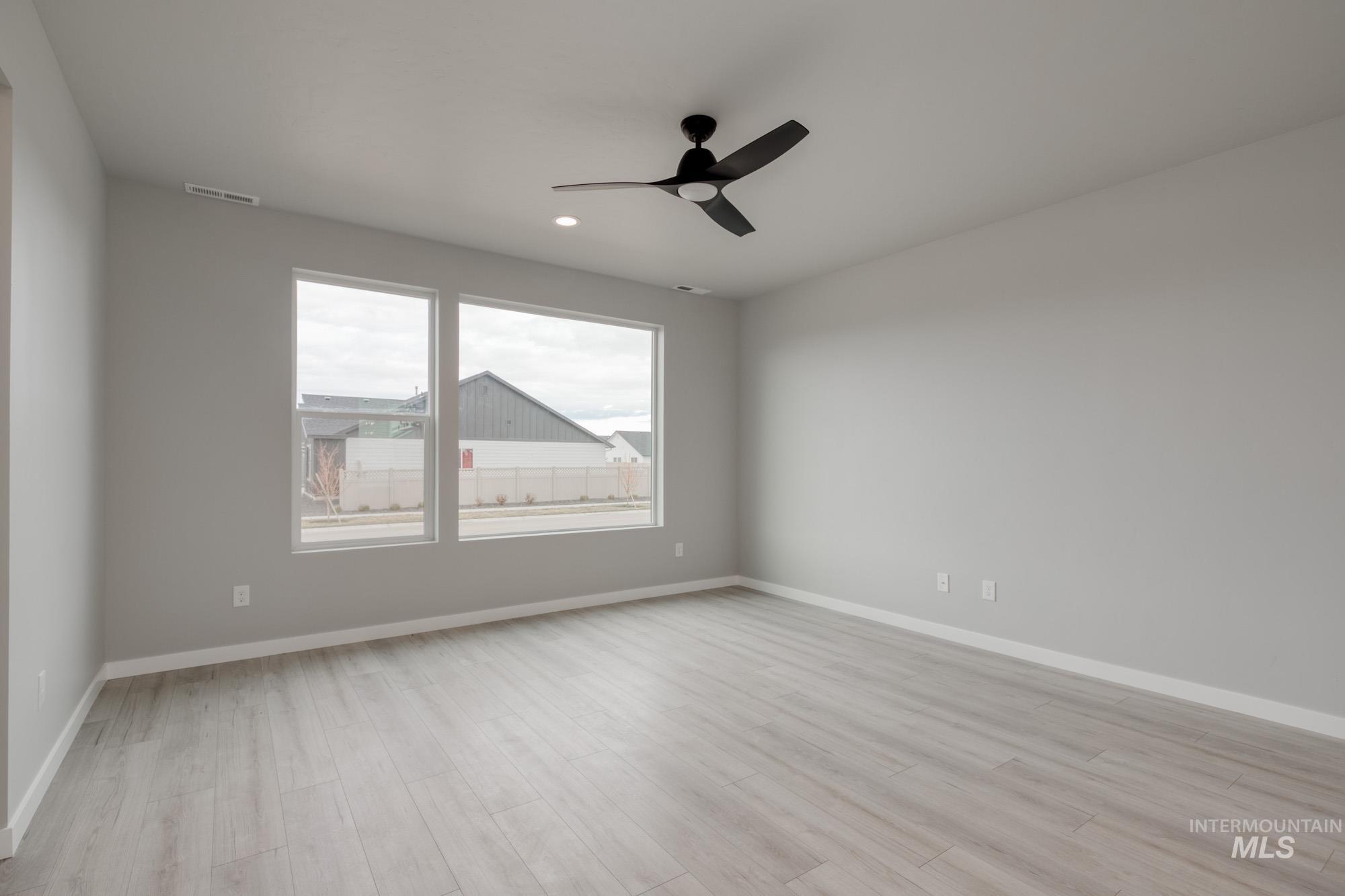 2924 N Eagle Meadow Ave Property Photo 12