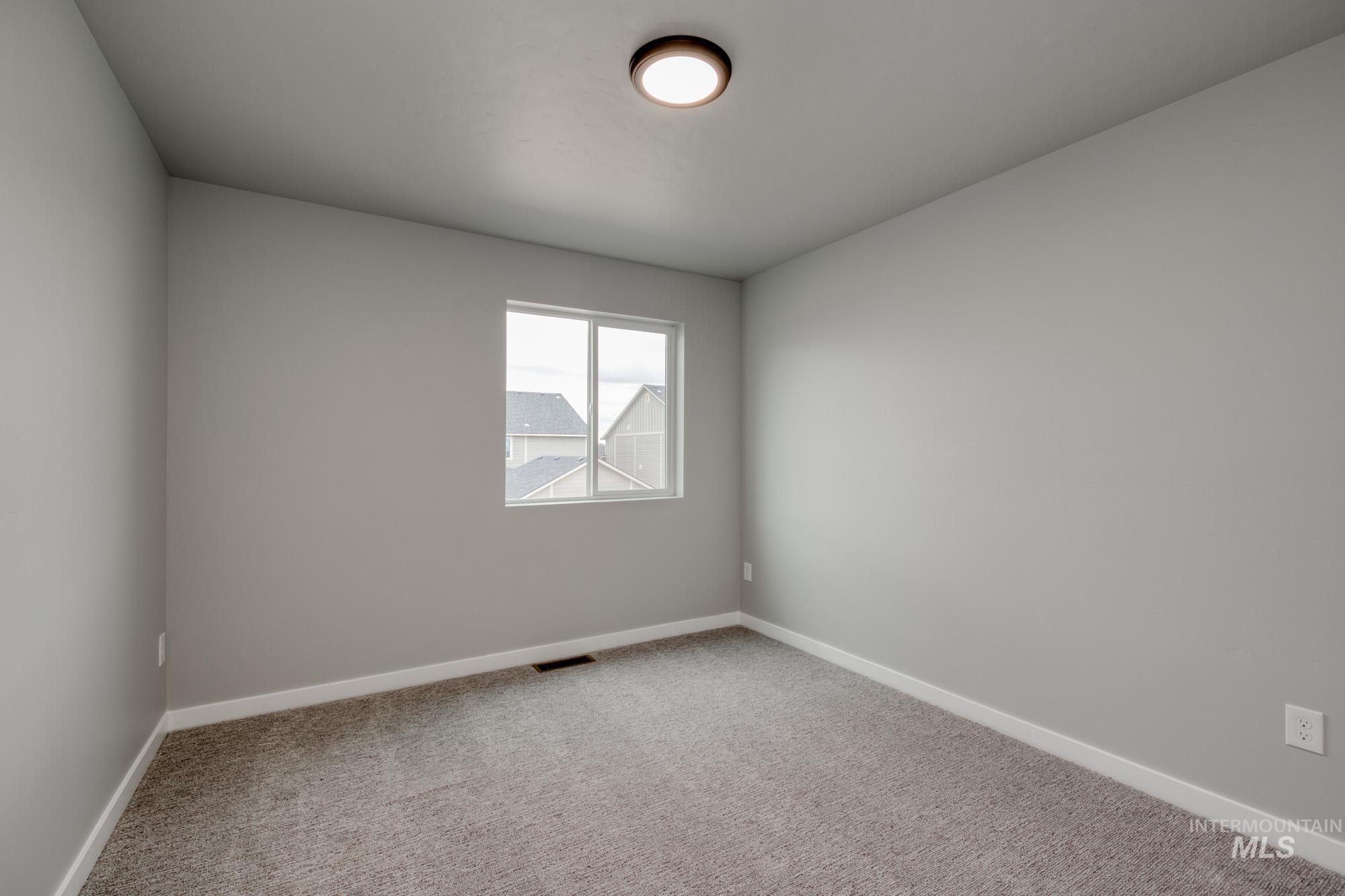 2924 N Eagle Meadow Ave Property Photo 15