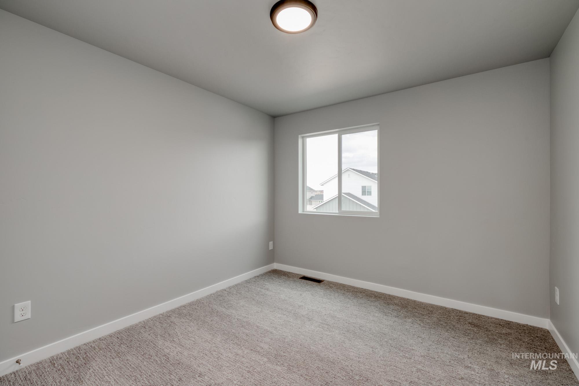 2924 N Eagle Meadow Ave Property Photo 16
