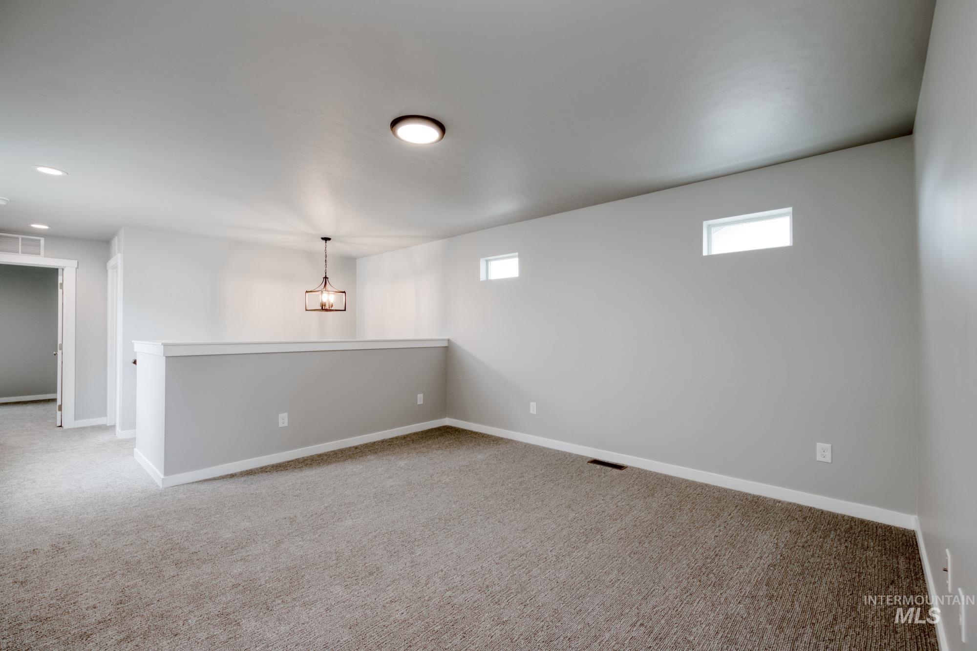 2924 N Eagle Meadow Ave Property Photo 17