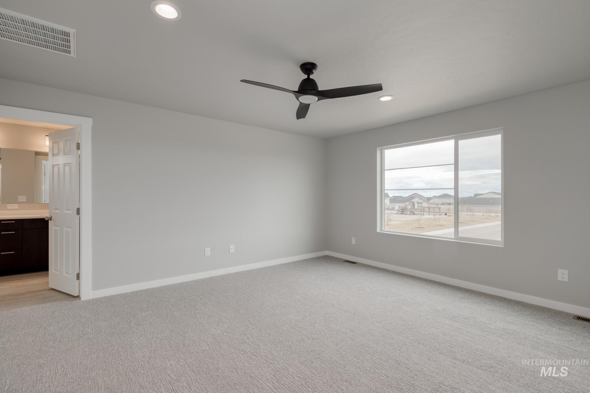 2924 N Eagle Meadow Ave Property Photo 21