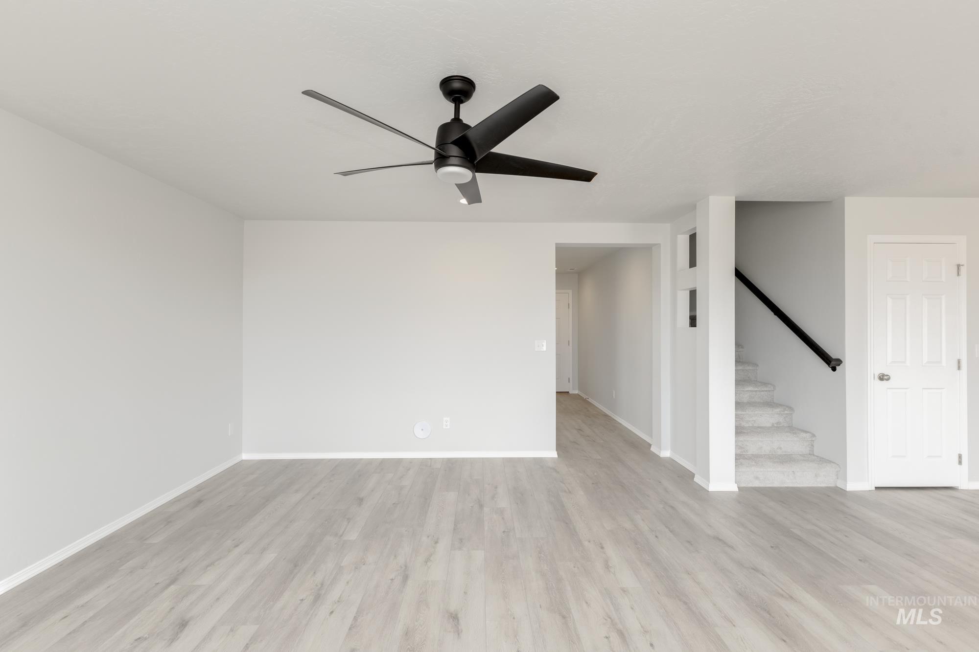 263 N Coltsfoot Ave Property Photo 11