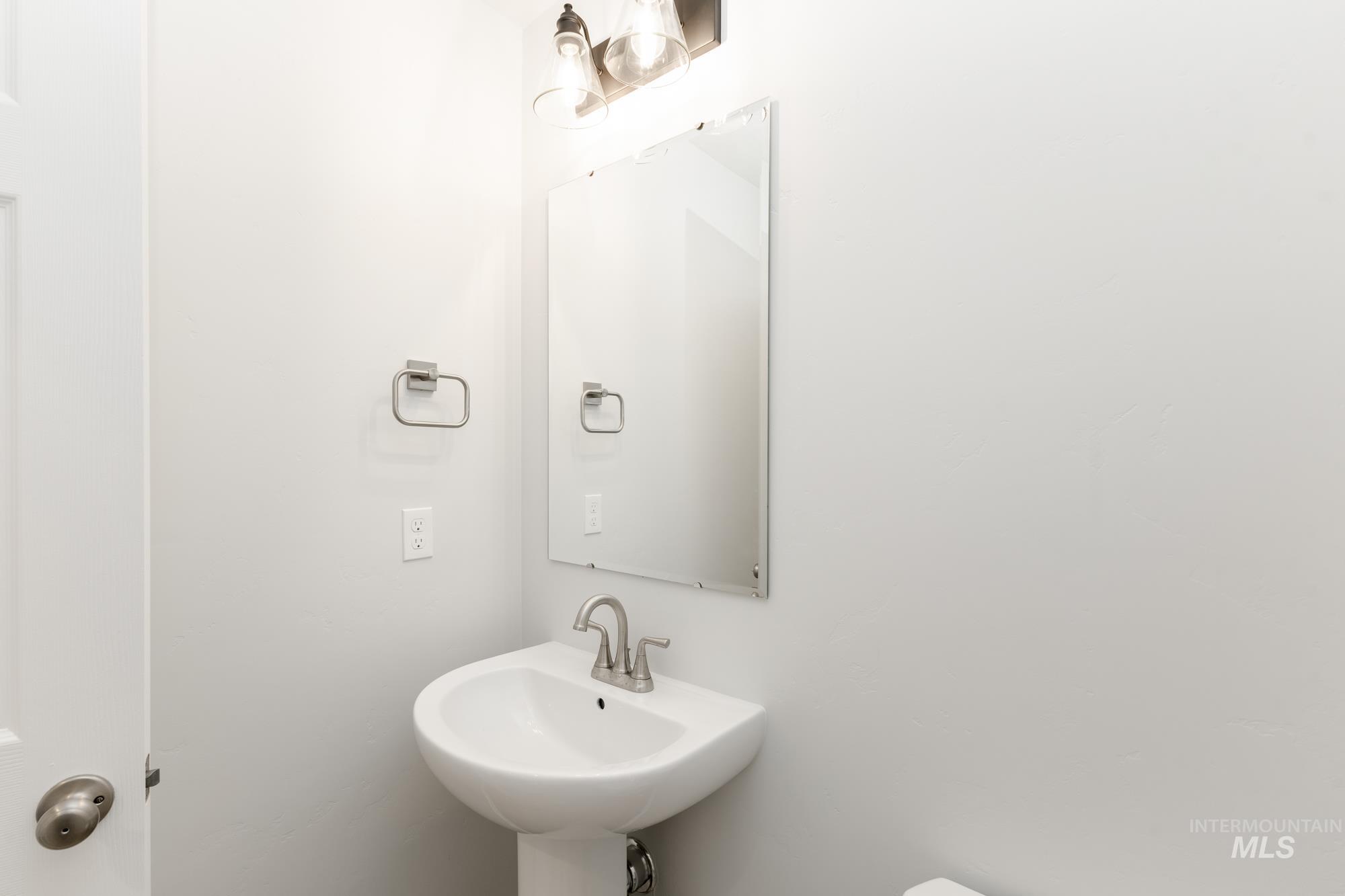 263 N Coltsfoot Ave Property Photo 14