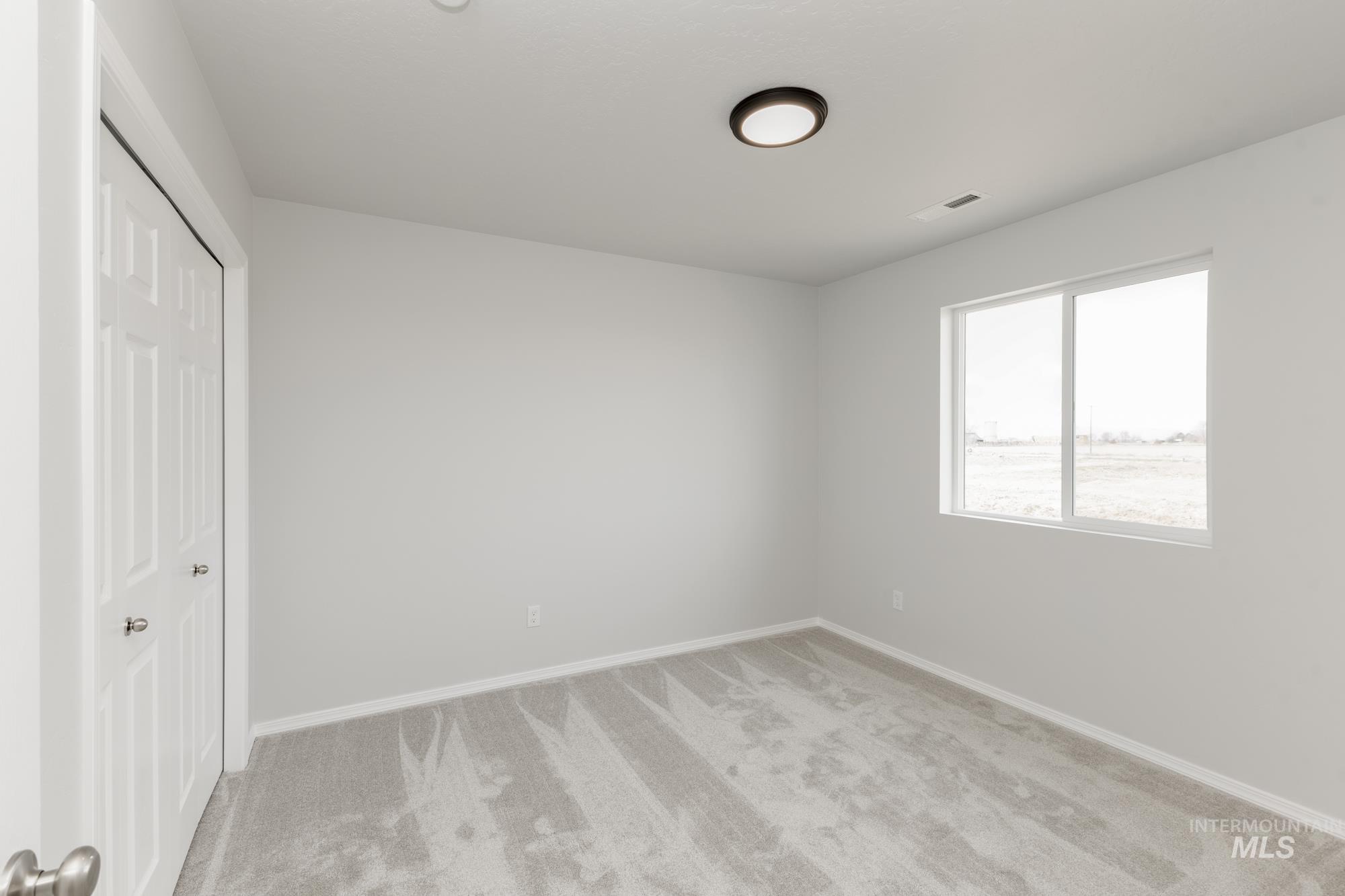 263 N Coltsfoot Ave Property Photo 18