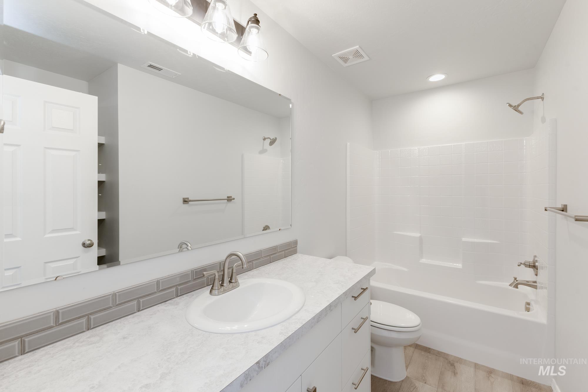 263 N Coltsfoot Ave Property Photo 19