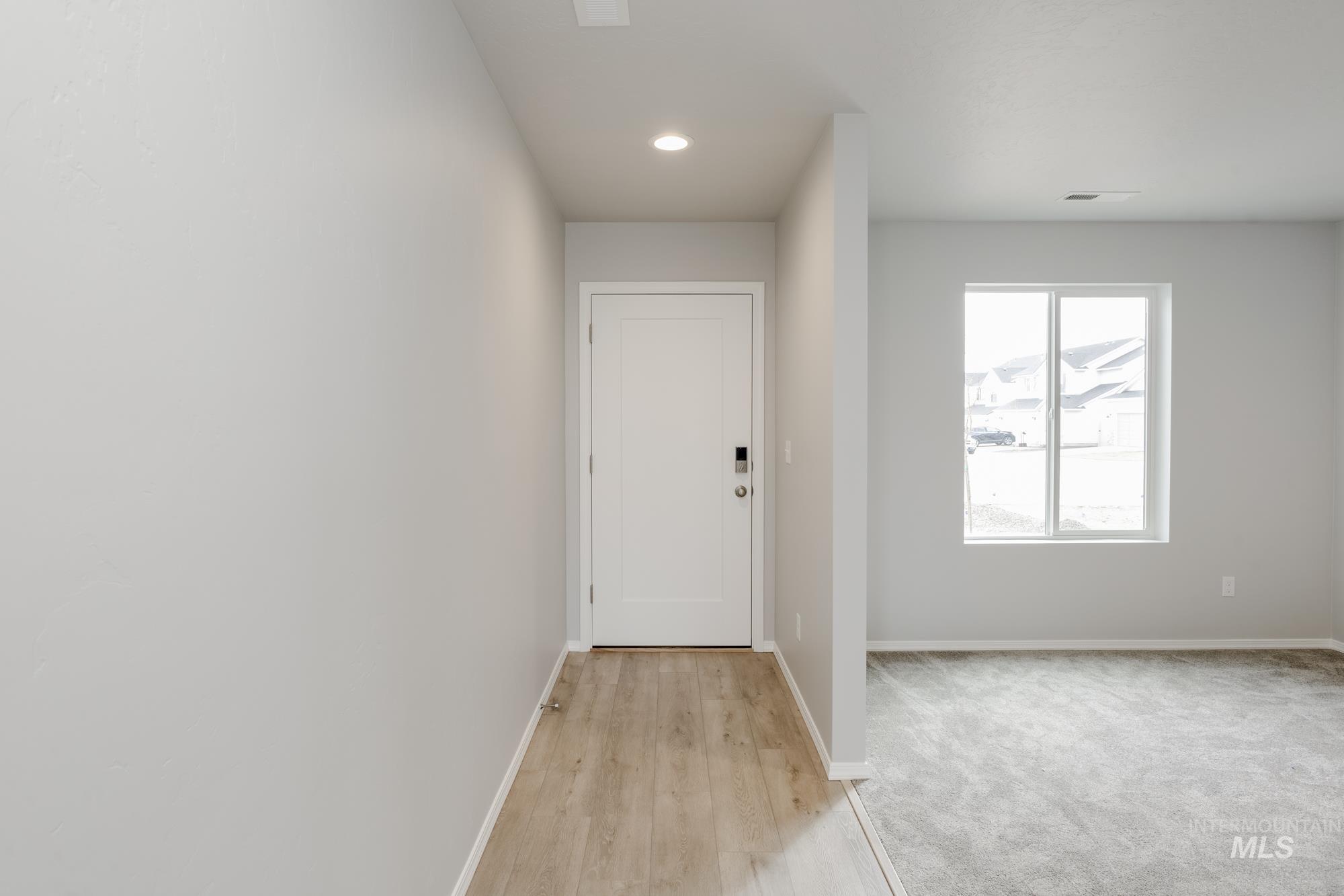 277 N Coltsfoot Ave Property Photo 2