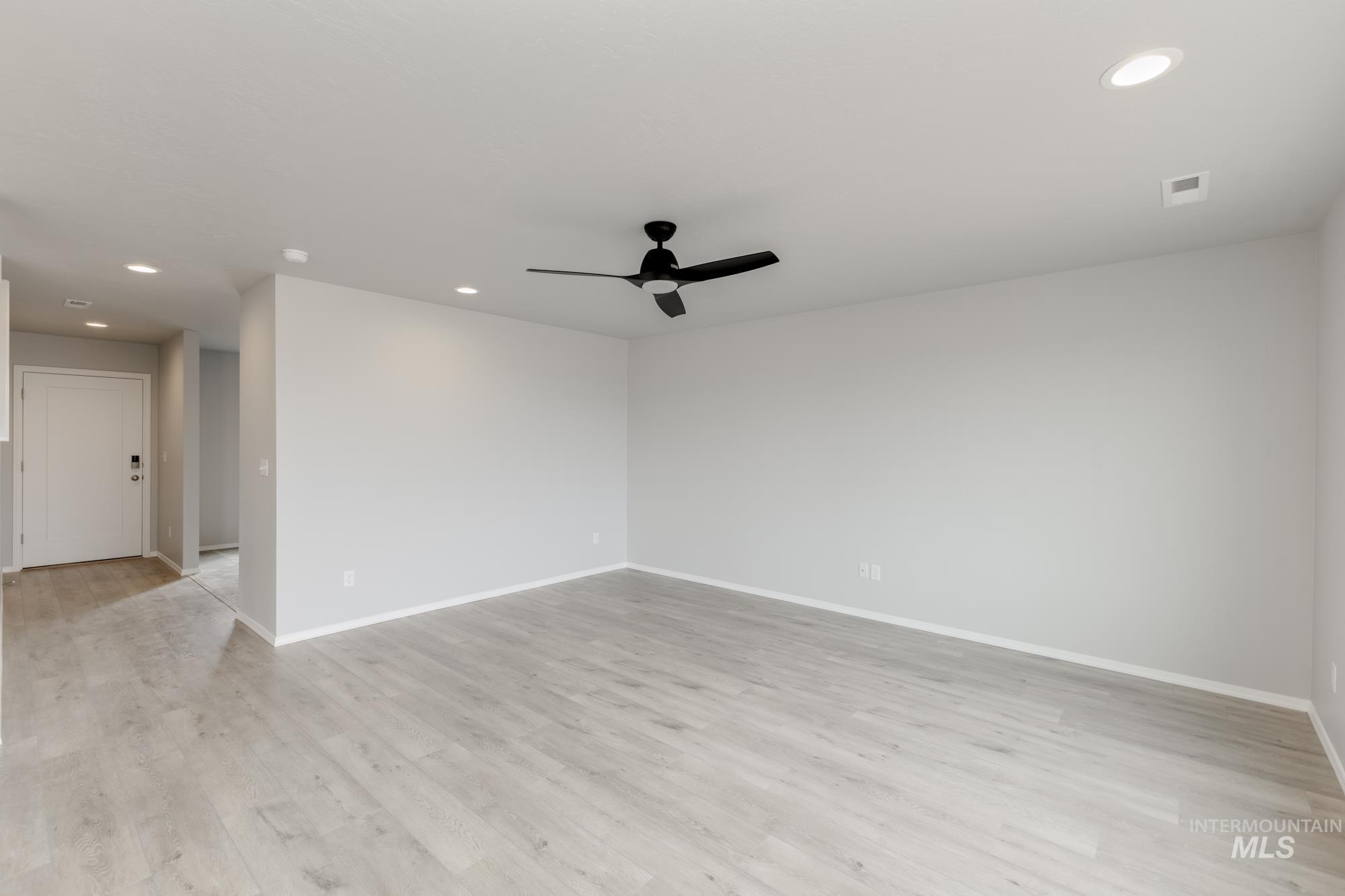 277 N Coltsfoot Ave Property Photo 11