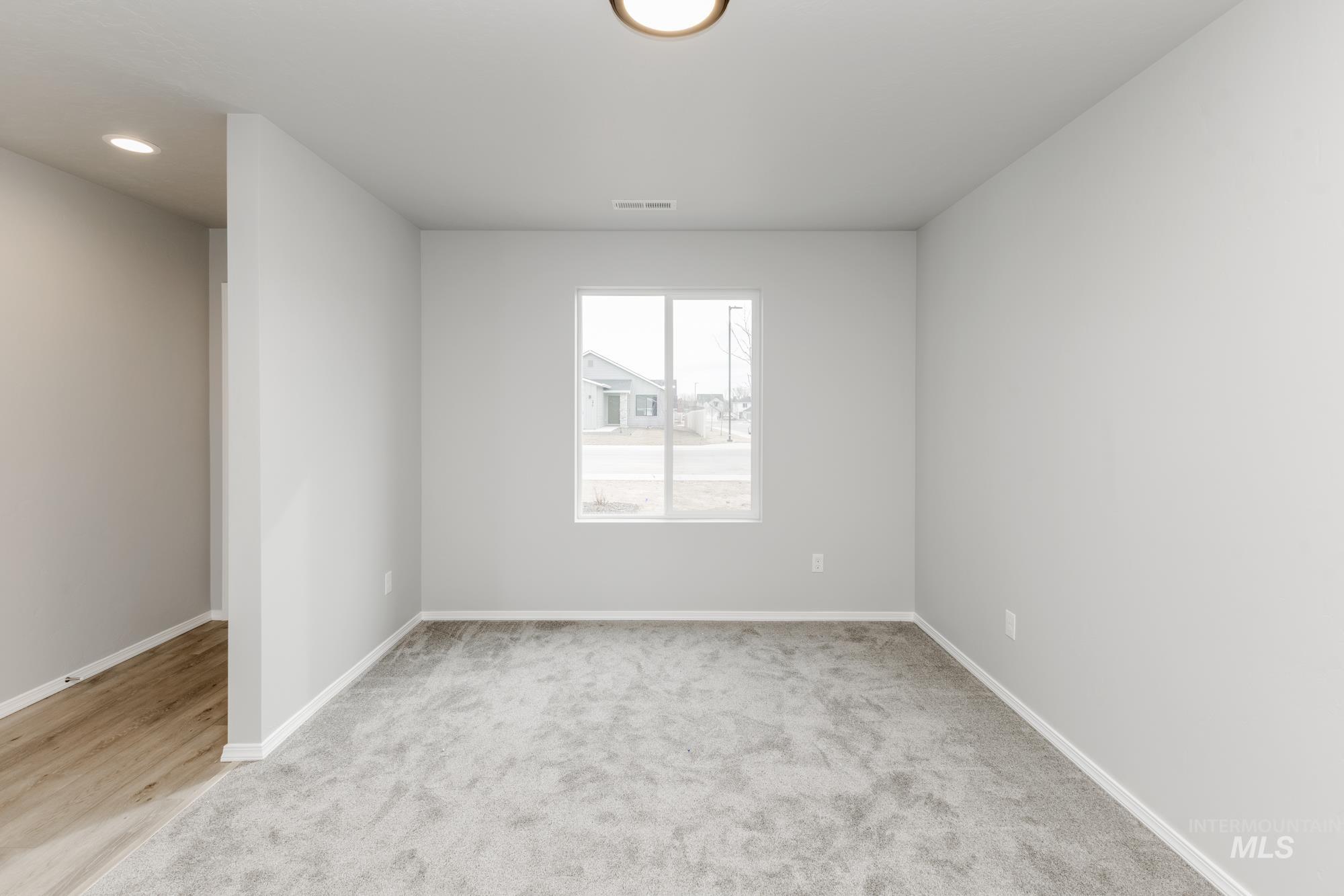 277 N Coltsfoot Ave Property Photo 13