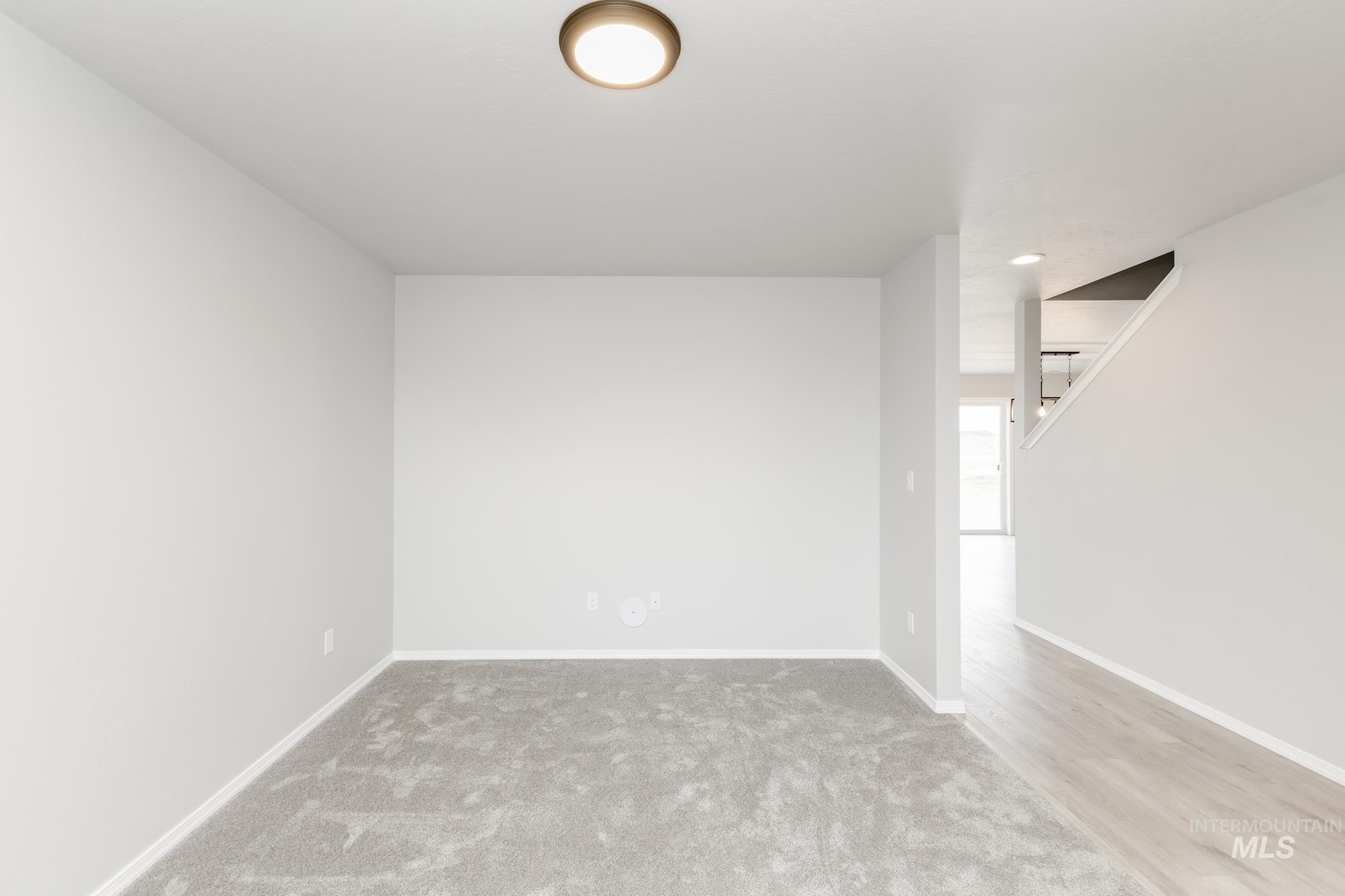 277 N Coltsfoot Ave Property Photo 14