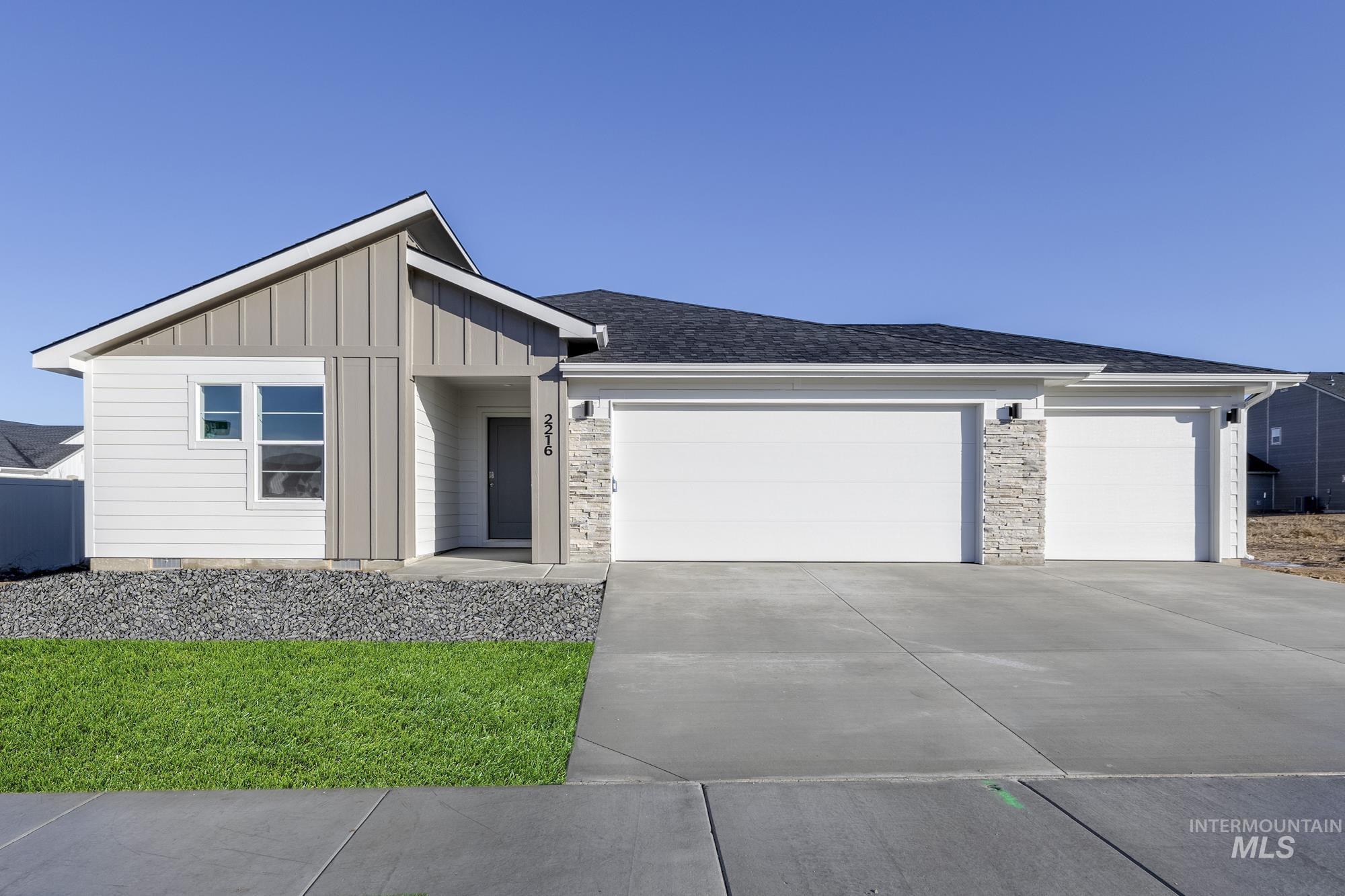 2216 W Hodor St Property Photo