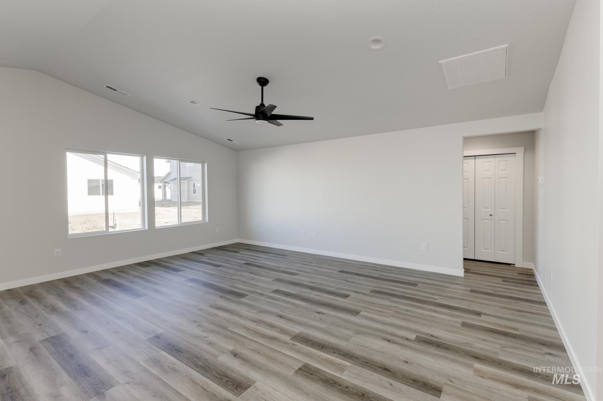 2216 W Hodor St Property Photo 10
