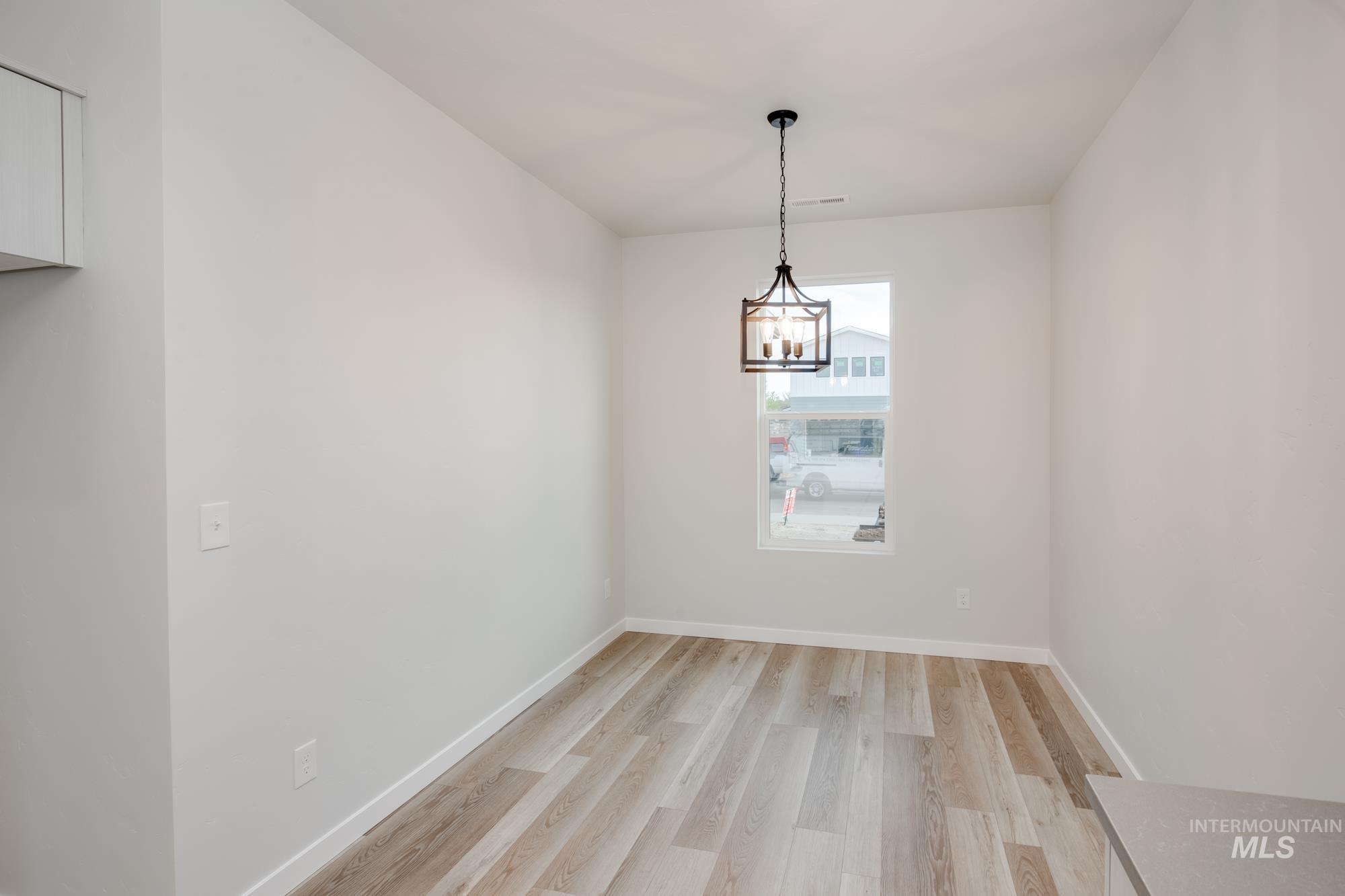 6884 S Sushana River Ave Property Photo 7