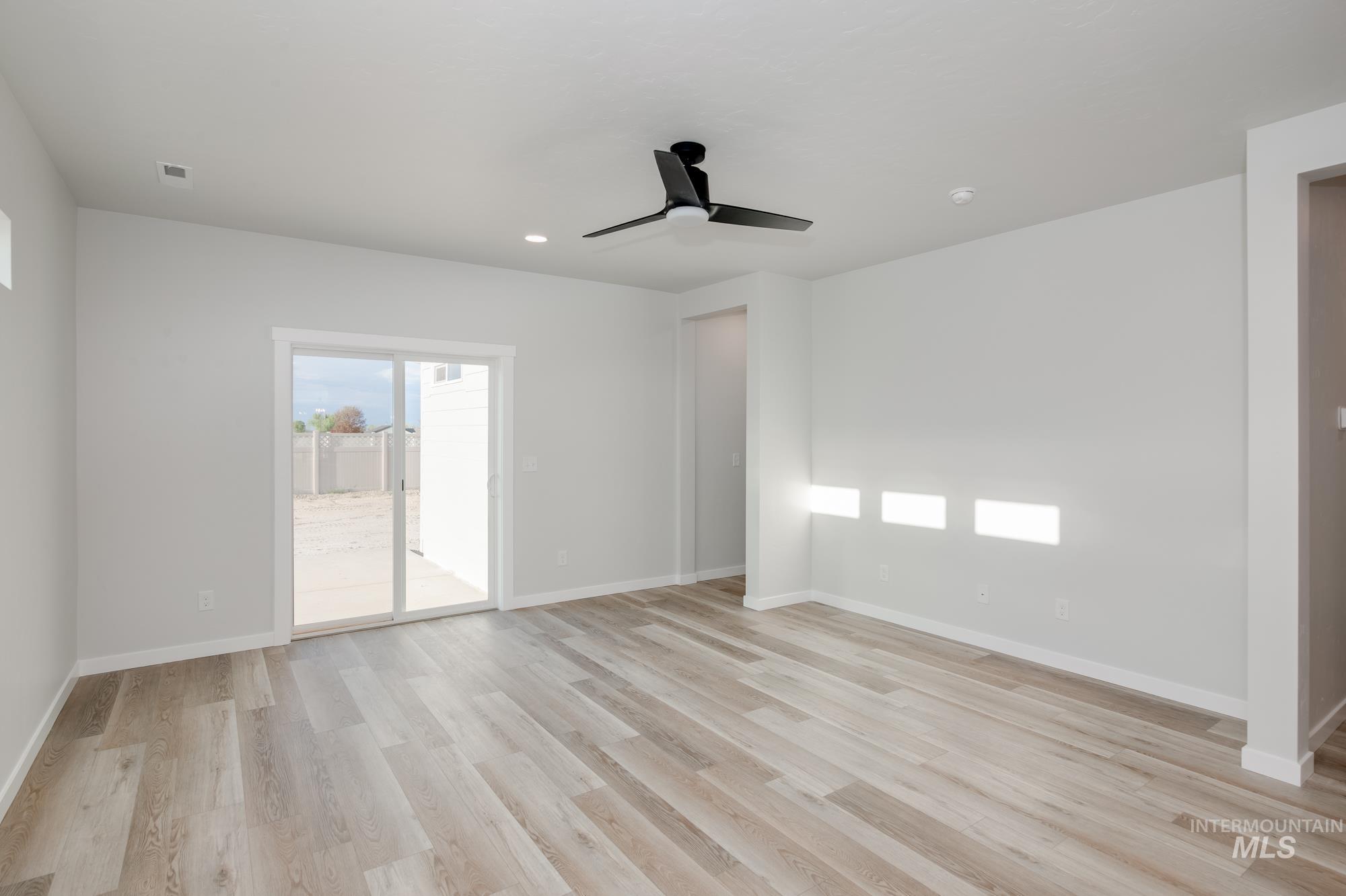 6884 S Sushana River Ave Property Photo 9