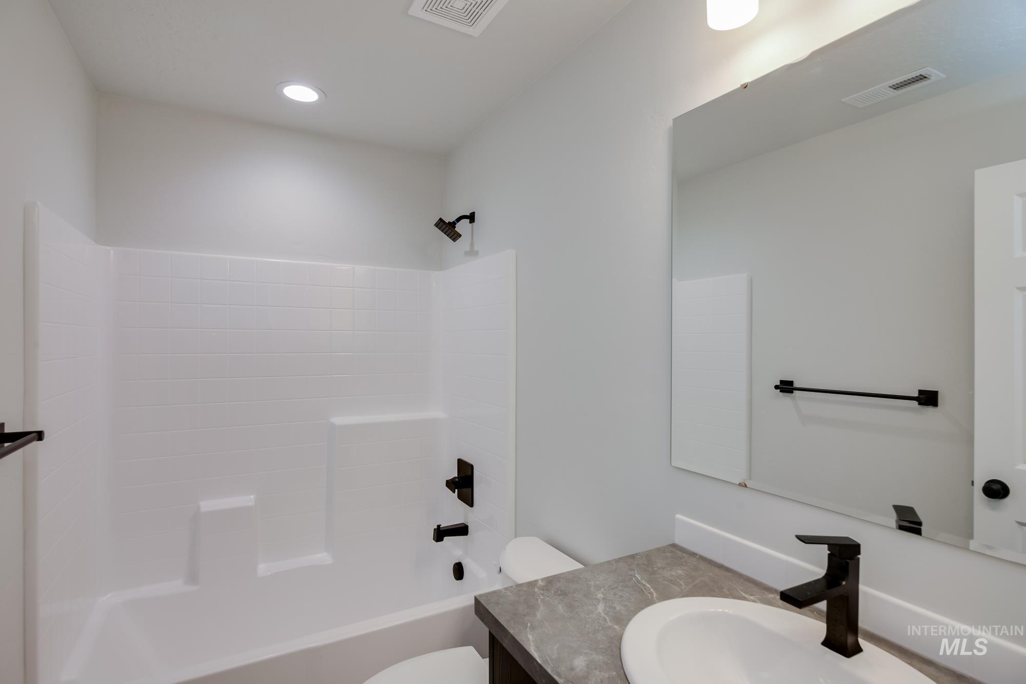 1279 W Bass River Dr Property Photo 10