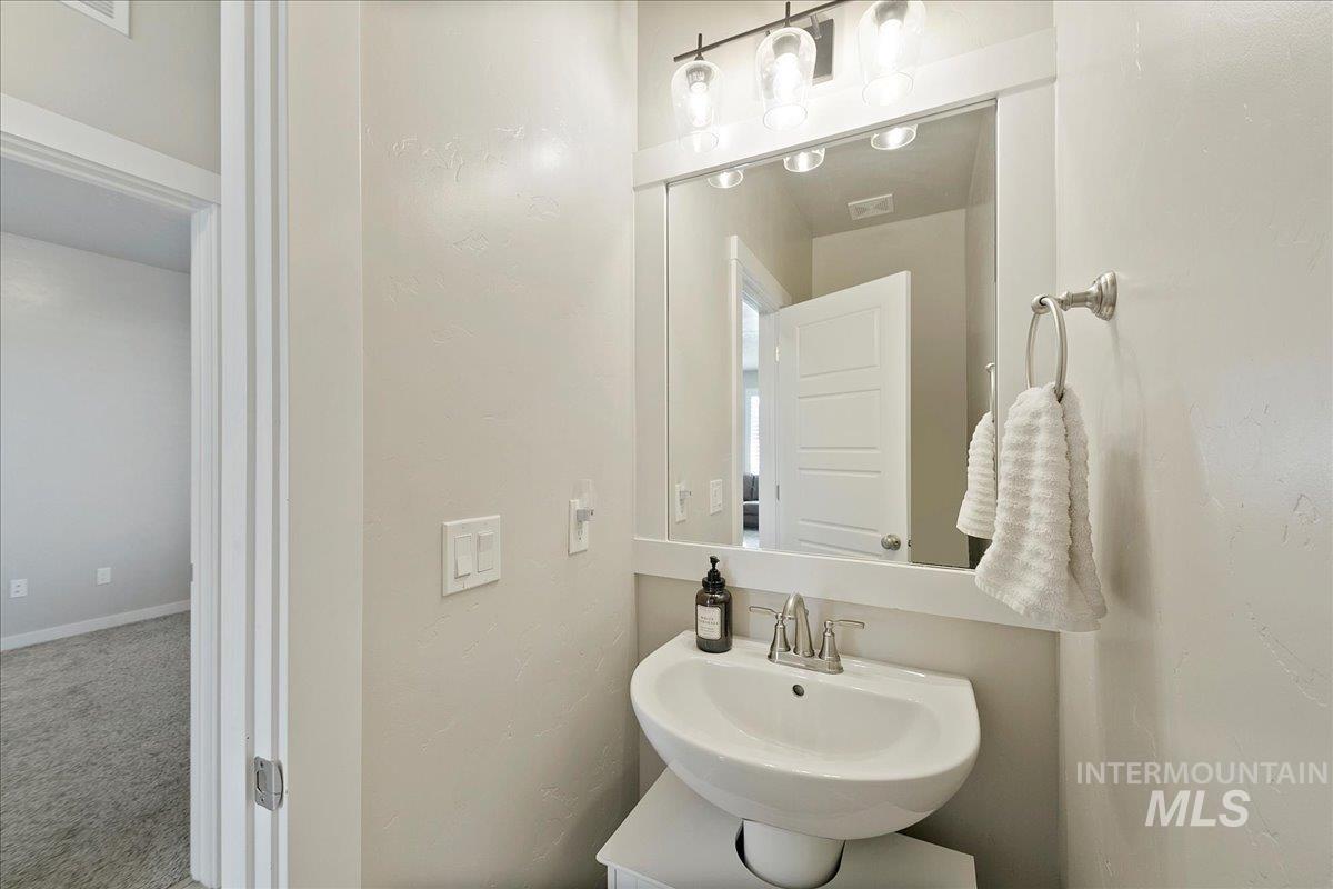 931 N Synergy Lane Property Photo 7