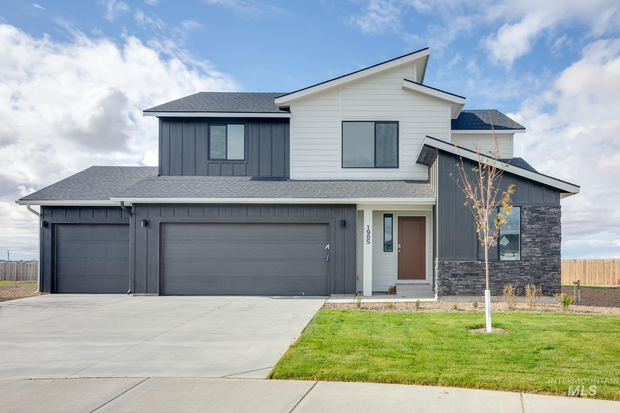 16897 Dunning Way Property Photo 1