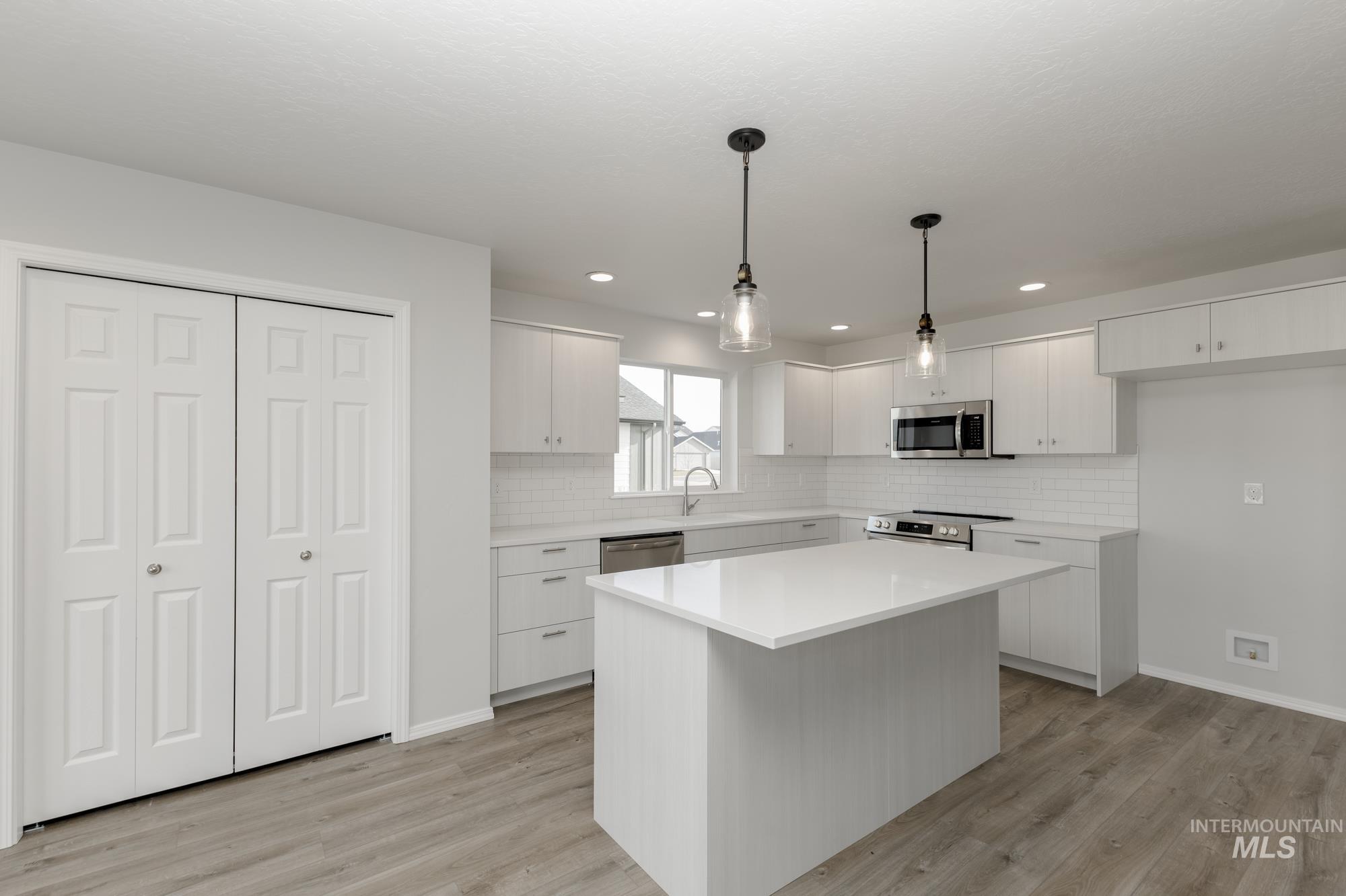 16873 Dunning Way Property Photo 3