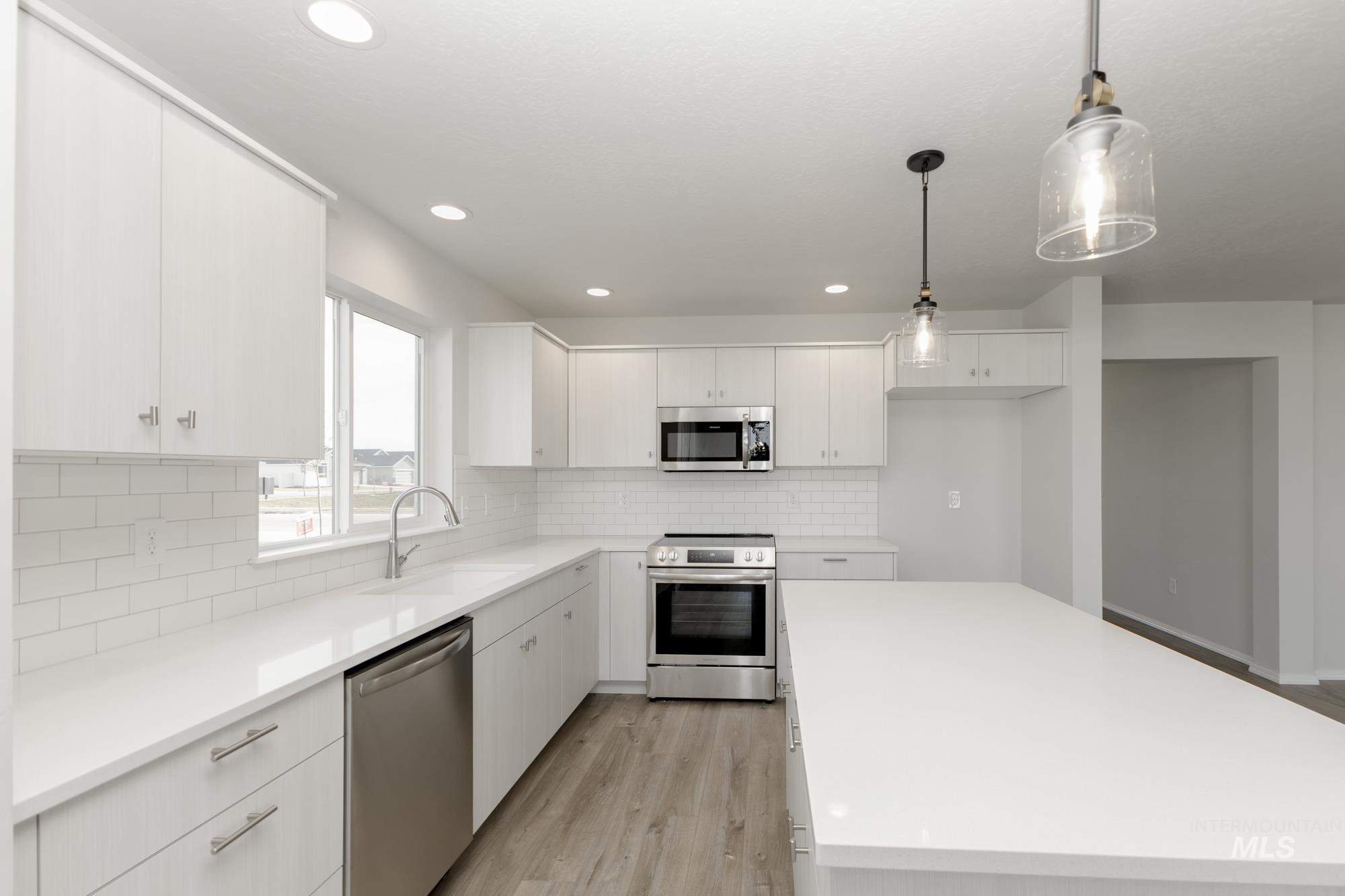 16873 Dunning Way Property Photo 4