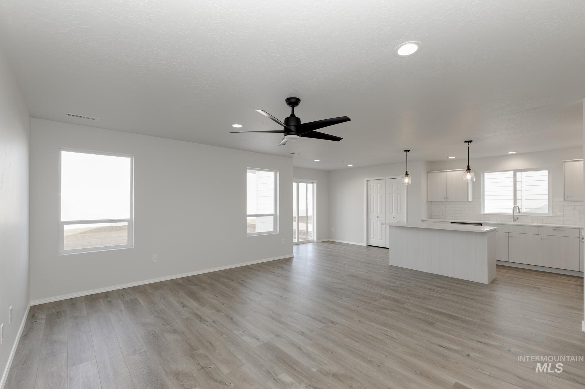 16873 Dunning Way Property Photo 7