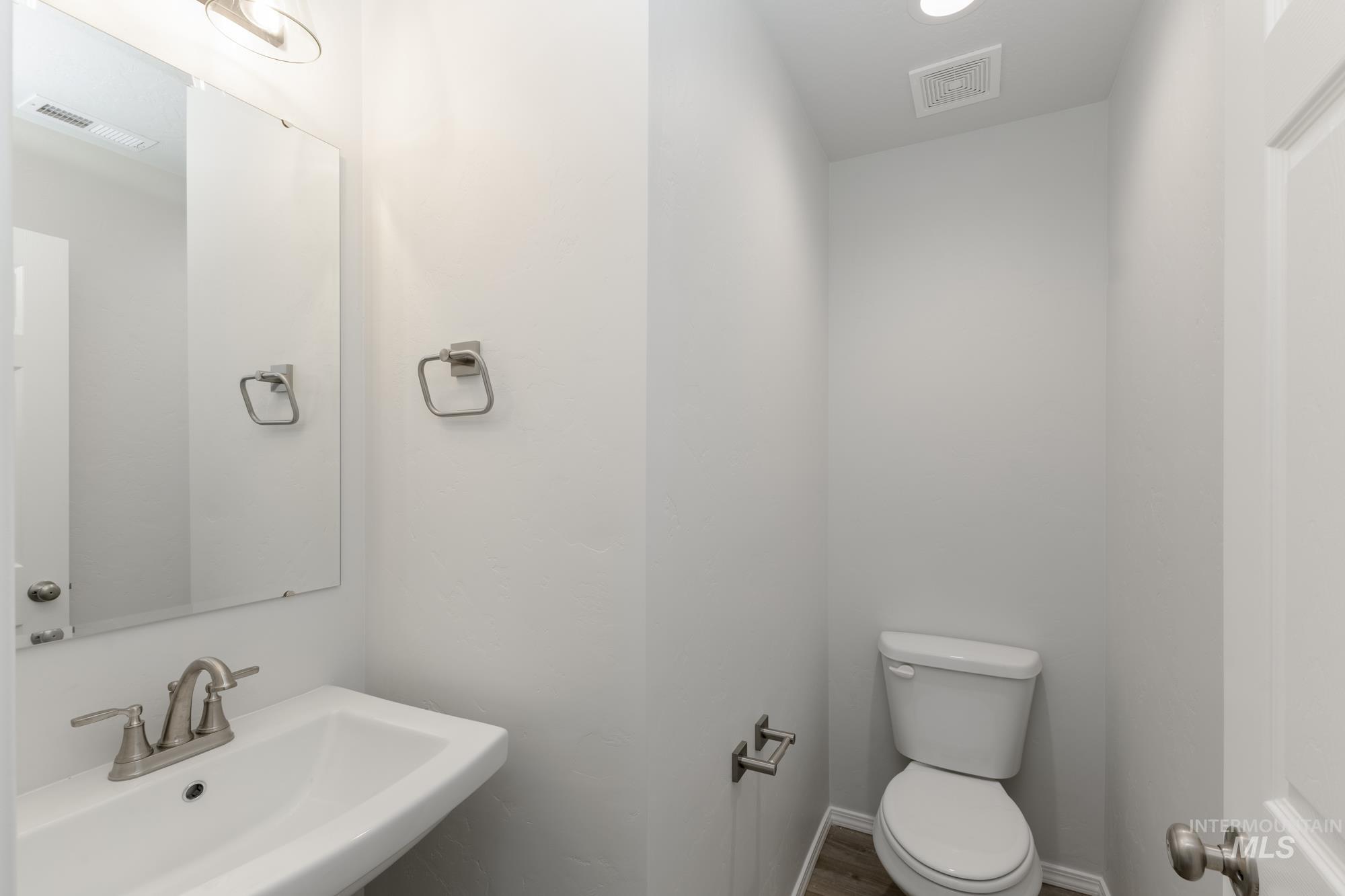 16873 Dunning Way Property Photo 9