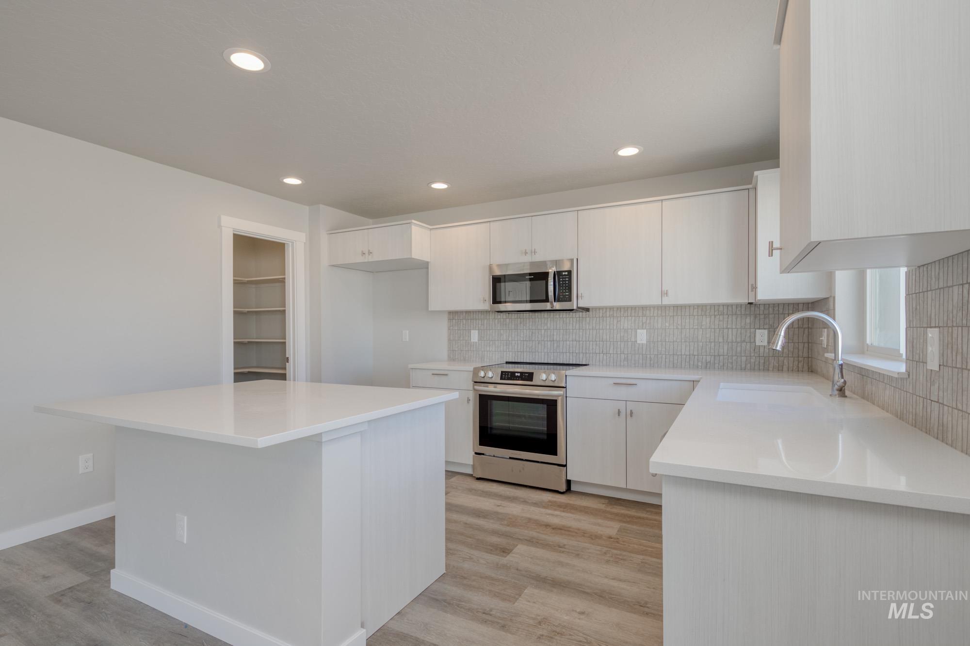 15395 Meriadoc Way Property Photo 3