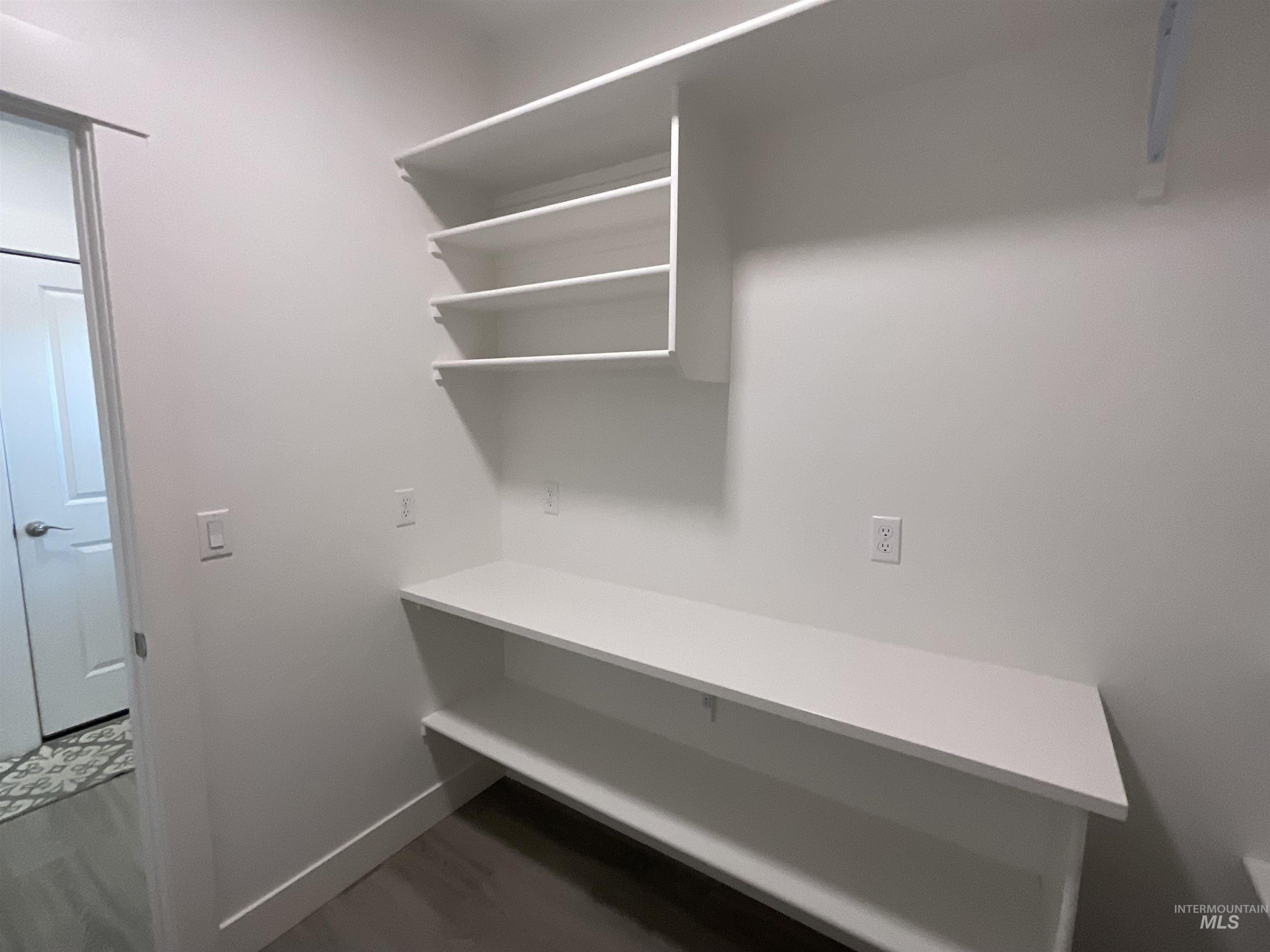 105 Mathew Court Property Photo 21