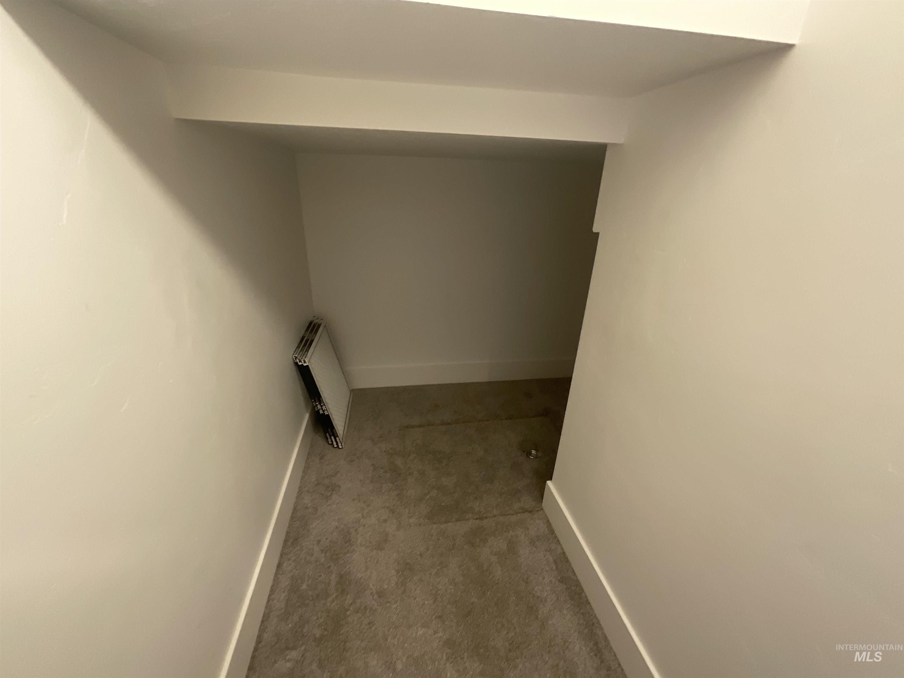 105 Mathew Court Property Photo 28