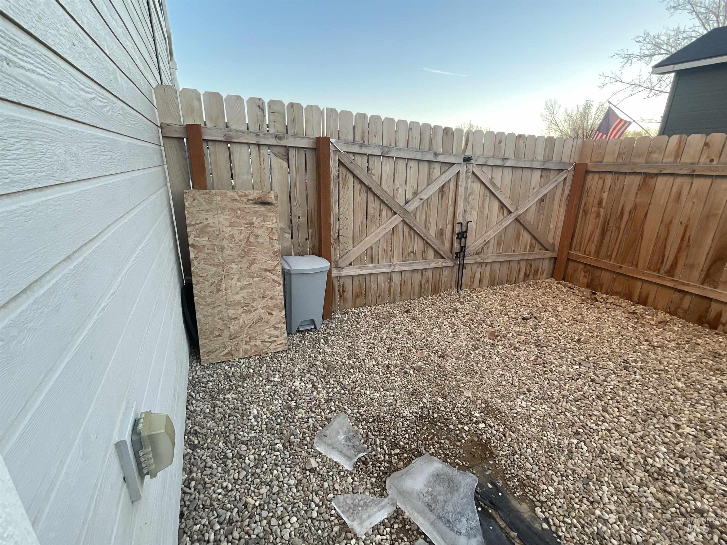 105 Mathew Court Property Photo 42